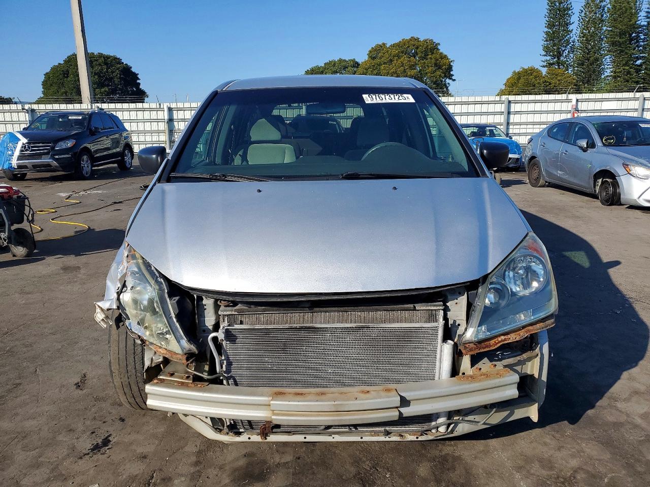 2010 Honda Odyssey Lx Silver vin: 5FNRL3H21AB111844