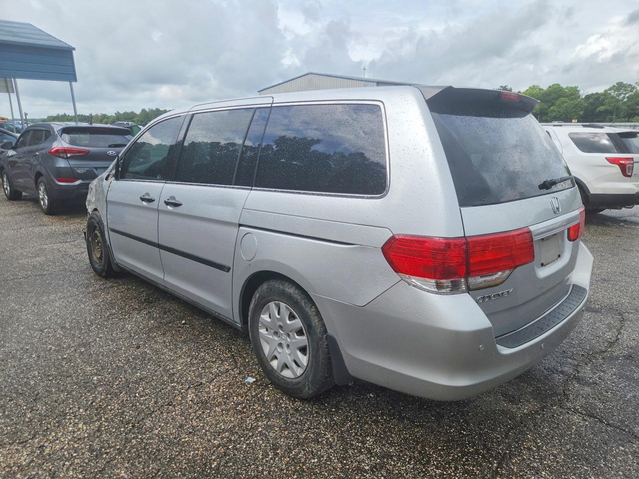 2010 Honda Odyssey Lx Silver vin: 5FNRL3H24AB027355