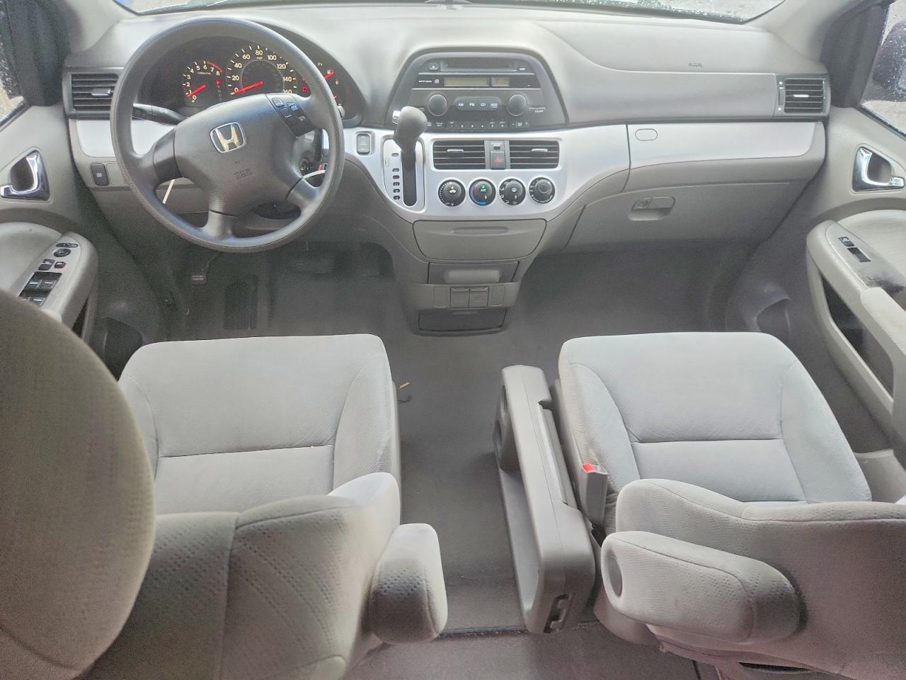 2010 Honda Odyssey Lx Silver vin: 5FNRL3H24AB027355