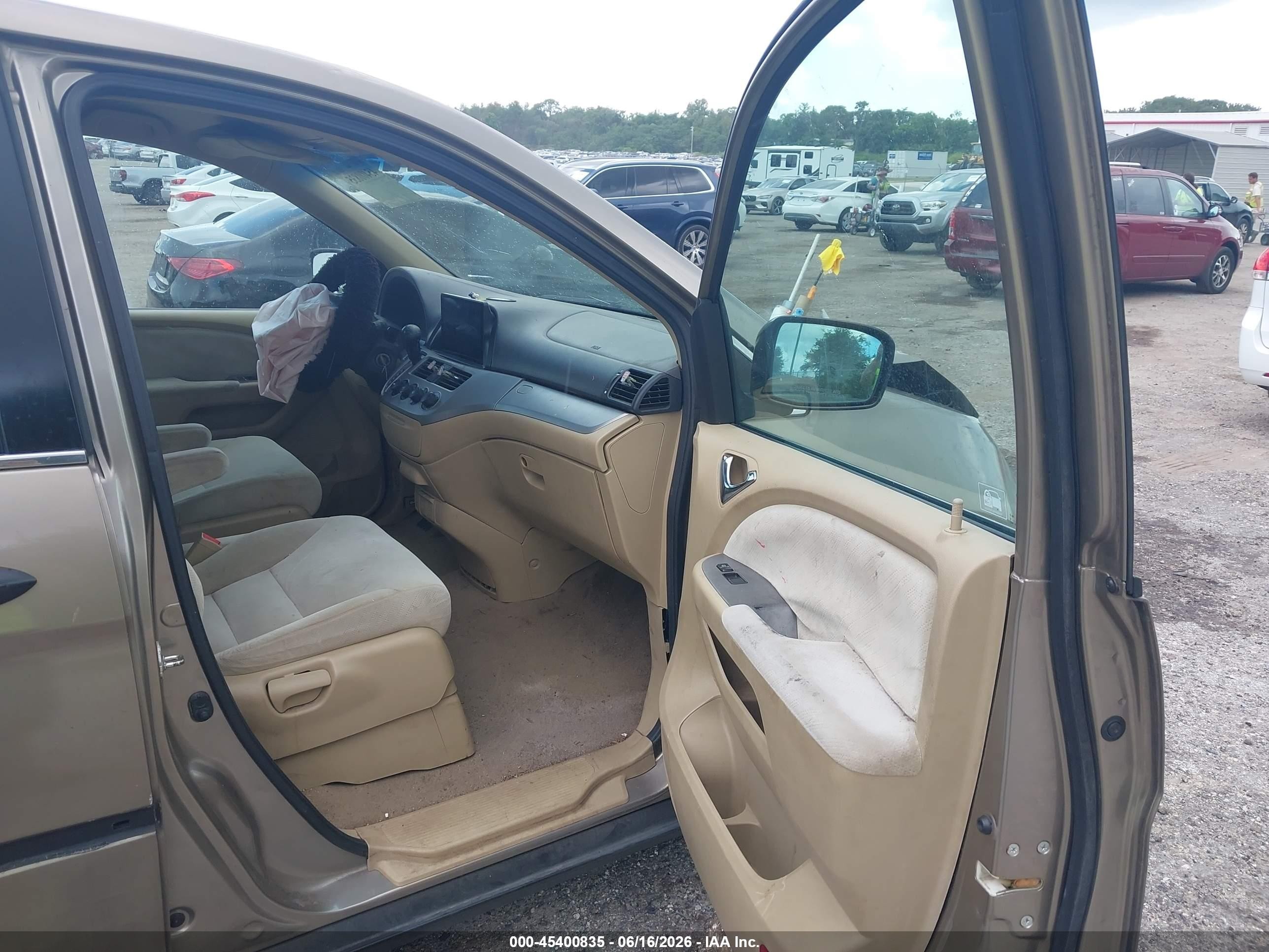 2010 Honda Odyssey Lx Beige vin: 5FNRL3H24AB042552