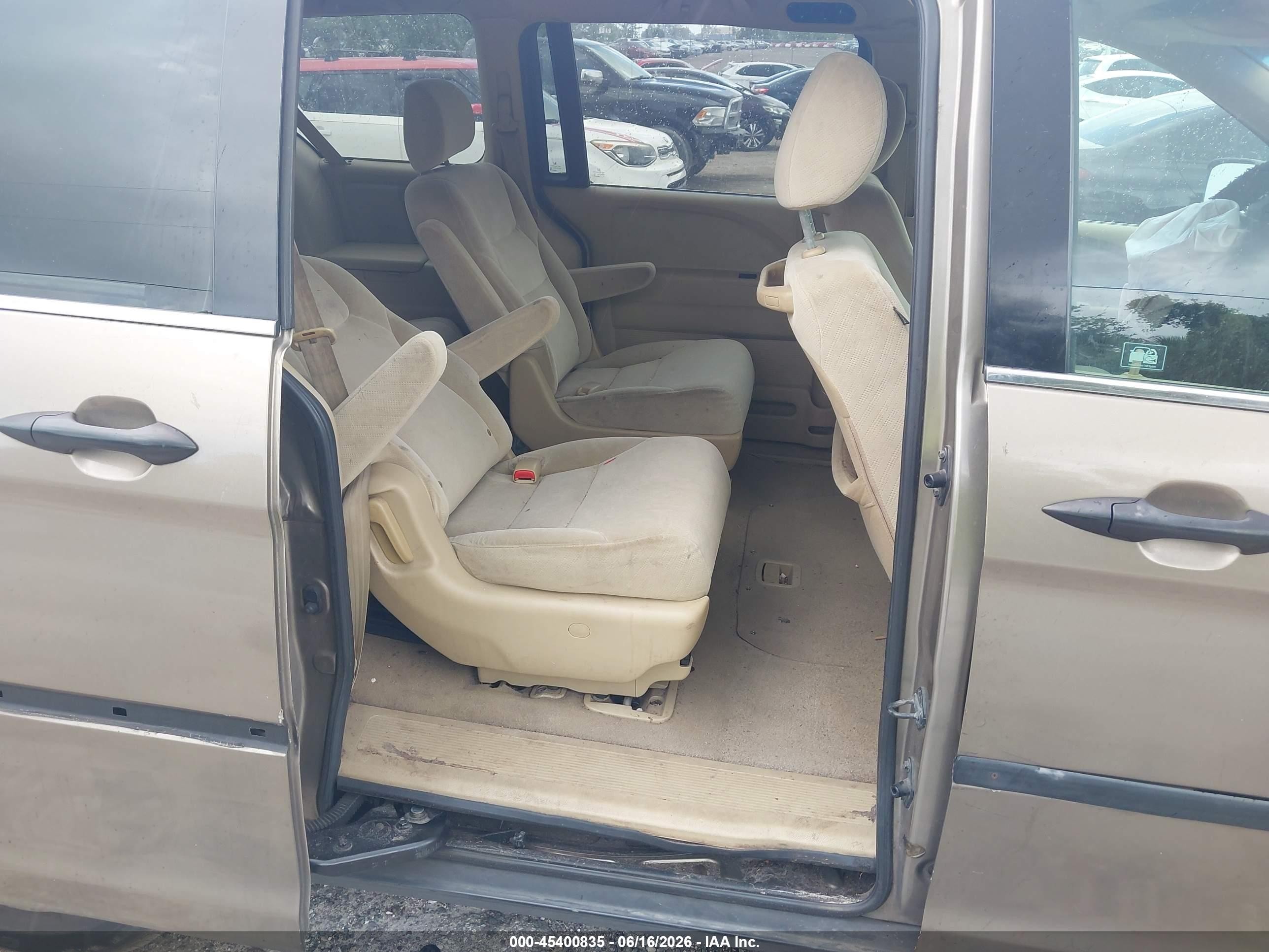 2010 Honda Odyssey Lx Beige vin: 5FNRL3H24AB042552