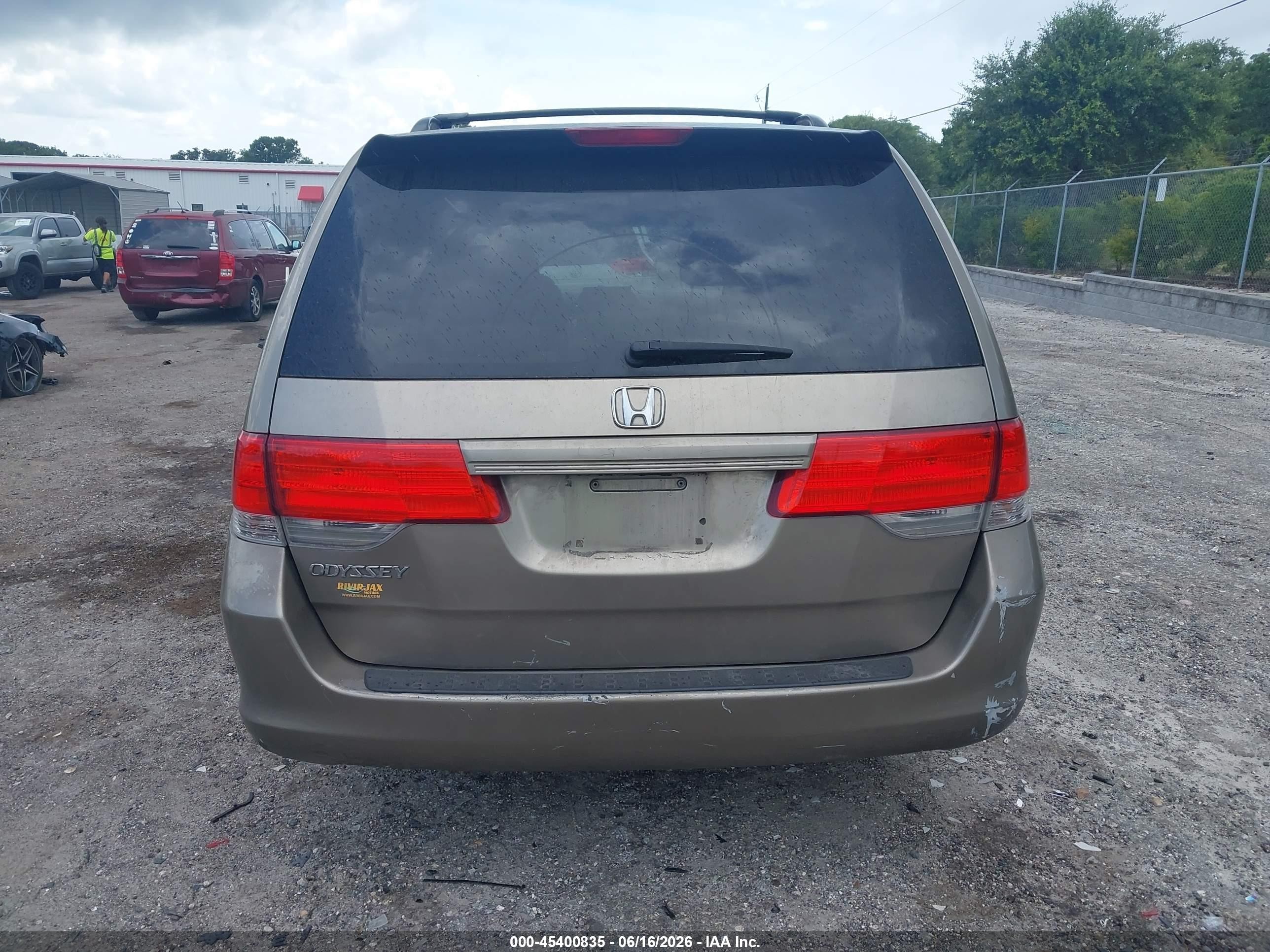 2010 Honda Odyssey Lx Beige vin: 5FNRL3H24AB042552