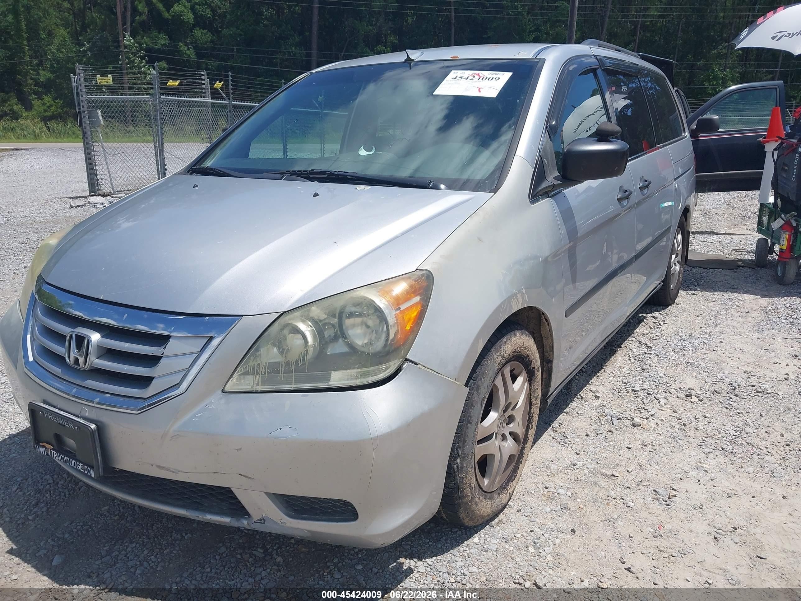 2010 Honda Odyssey Lx Silver vin: 5FNRL3H25AB110275