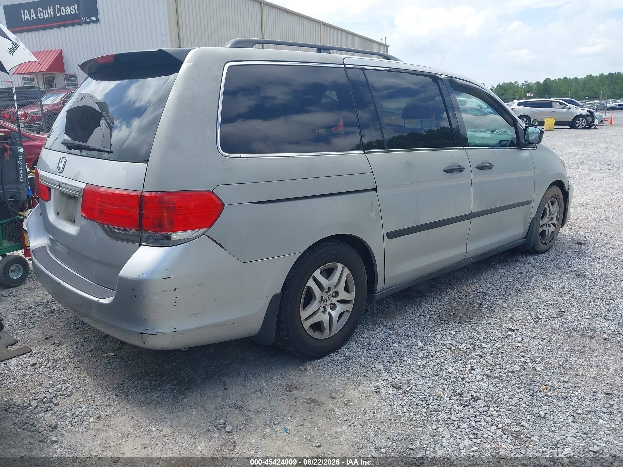 2010 Honda Odyssey Lx Silver vin: 5FNRL3H25AB110275
