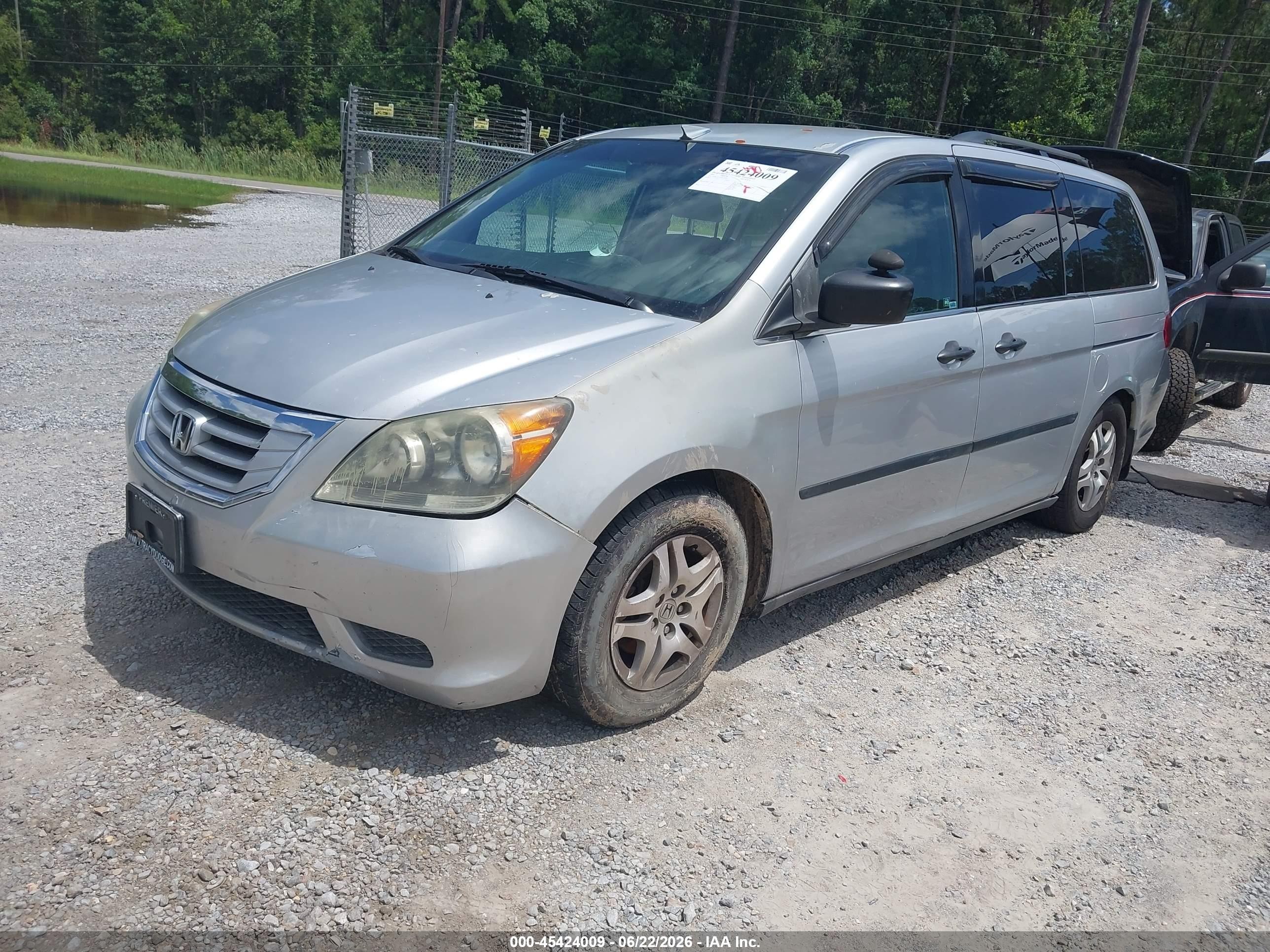 2010 Honda Odyssey Lx Silver vin: 5FNRL3H25AB110275