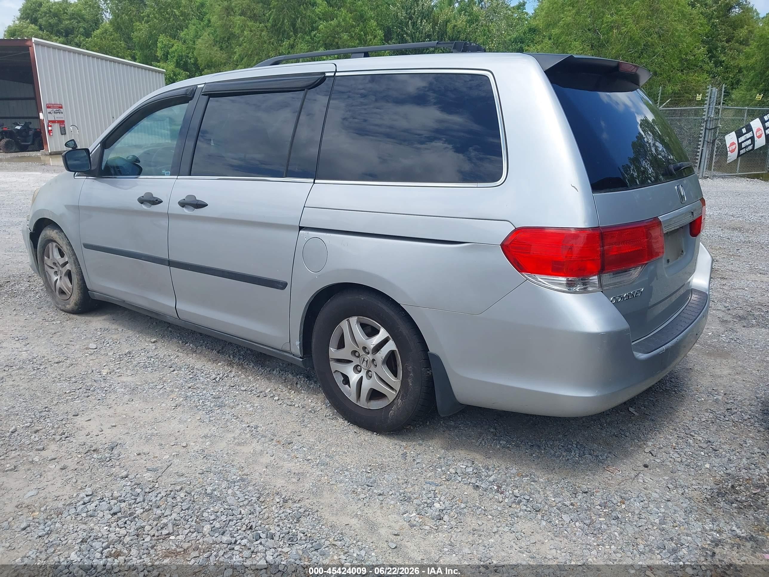 2010 Honda Odyssey Lx Silver vin: 5FNRL3H25AB110275