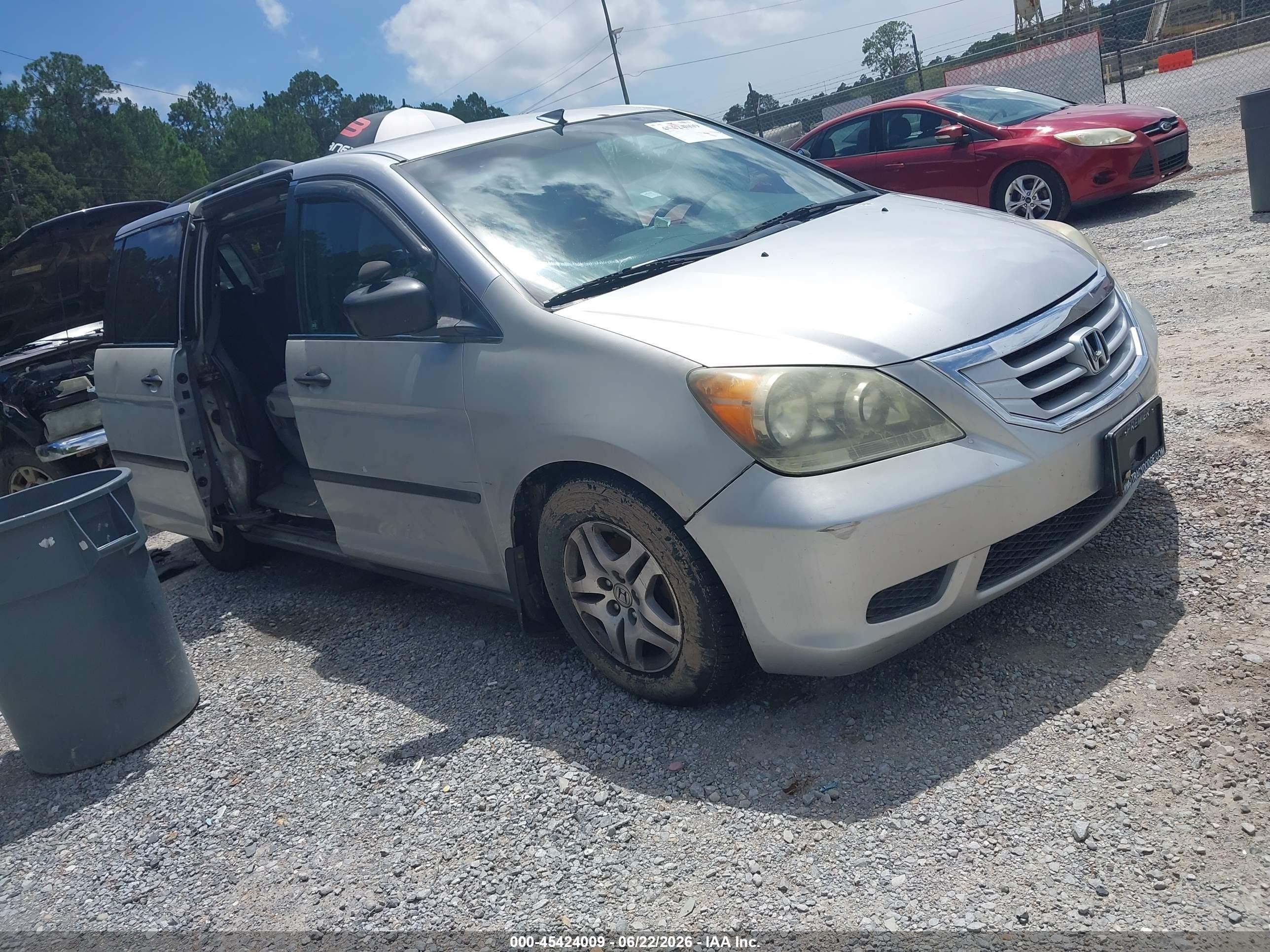 2010 Honda Odyssey Lx Silver vin: 5FNRL3H25AB110275