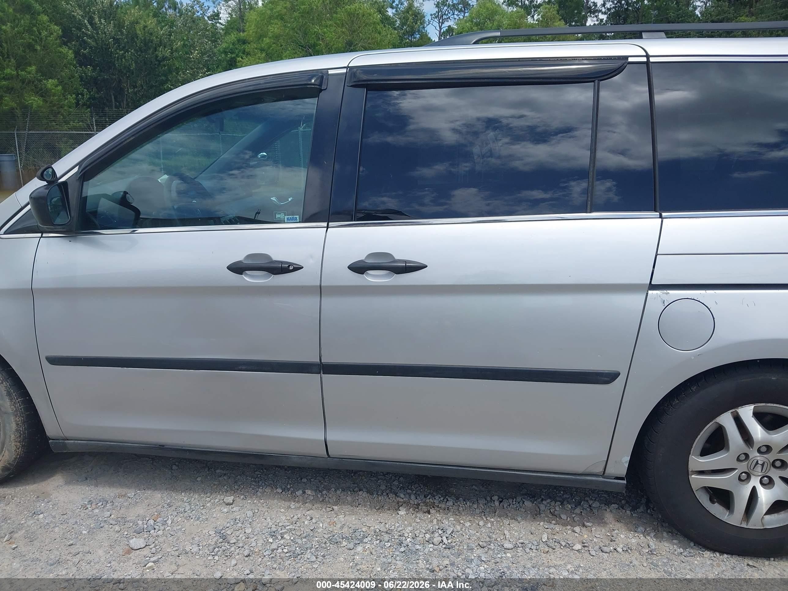 2010 Honda Odyssey Lx Silver vin: 5FNRL3H25AB110275