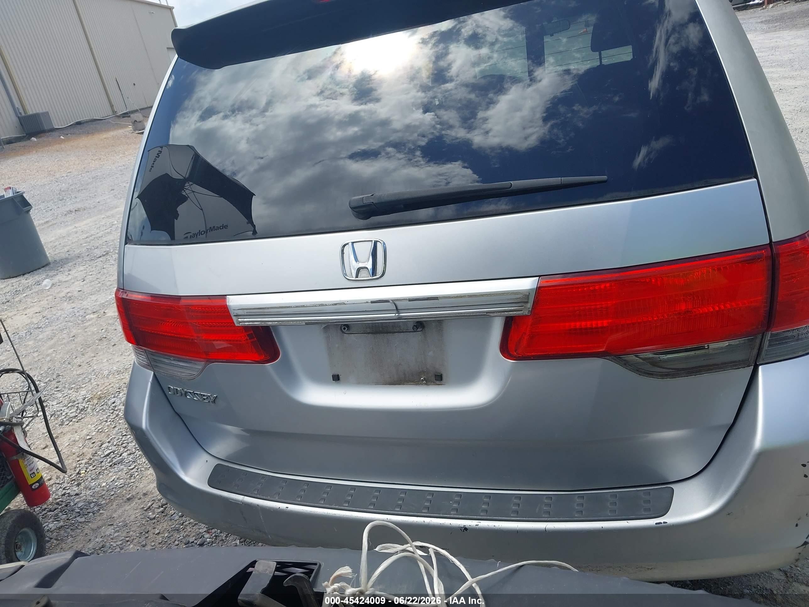 2010 Honda Odyssey Lx Silver vin: 5FNRL3H25AB110275