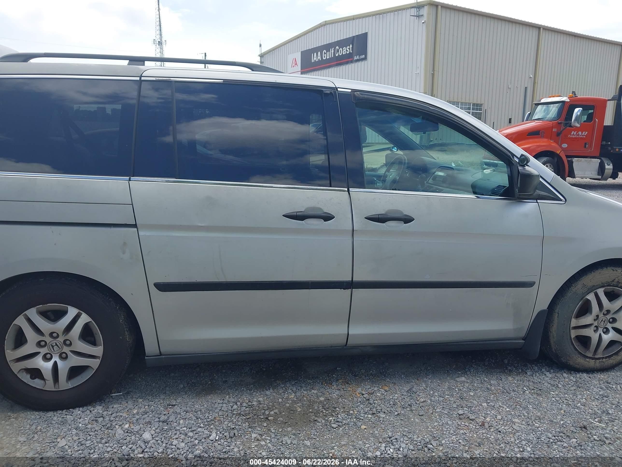 2010 Honda Odyssey Lx Silver vin: 5FNRL3H25AB110275