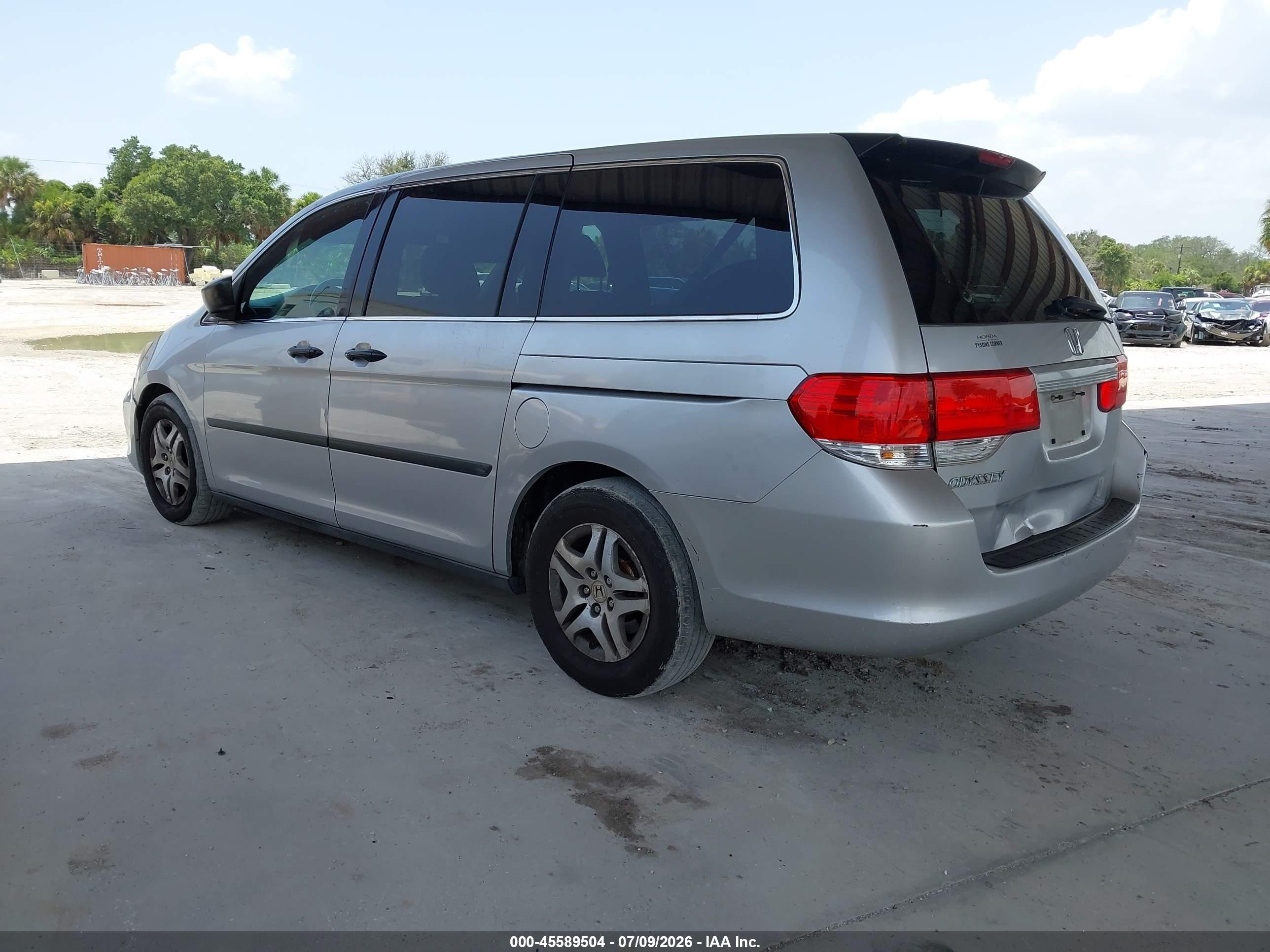 2010 Honda Odyssey Lx Silver vin: 5FNRL3H28AB053411