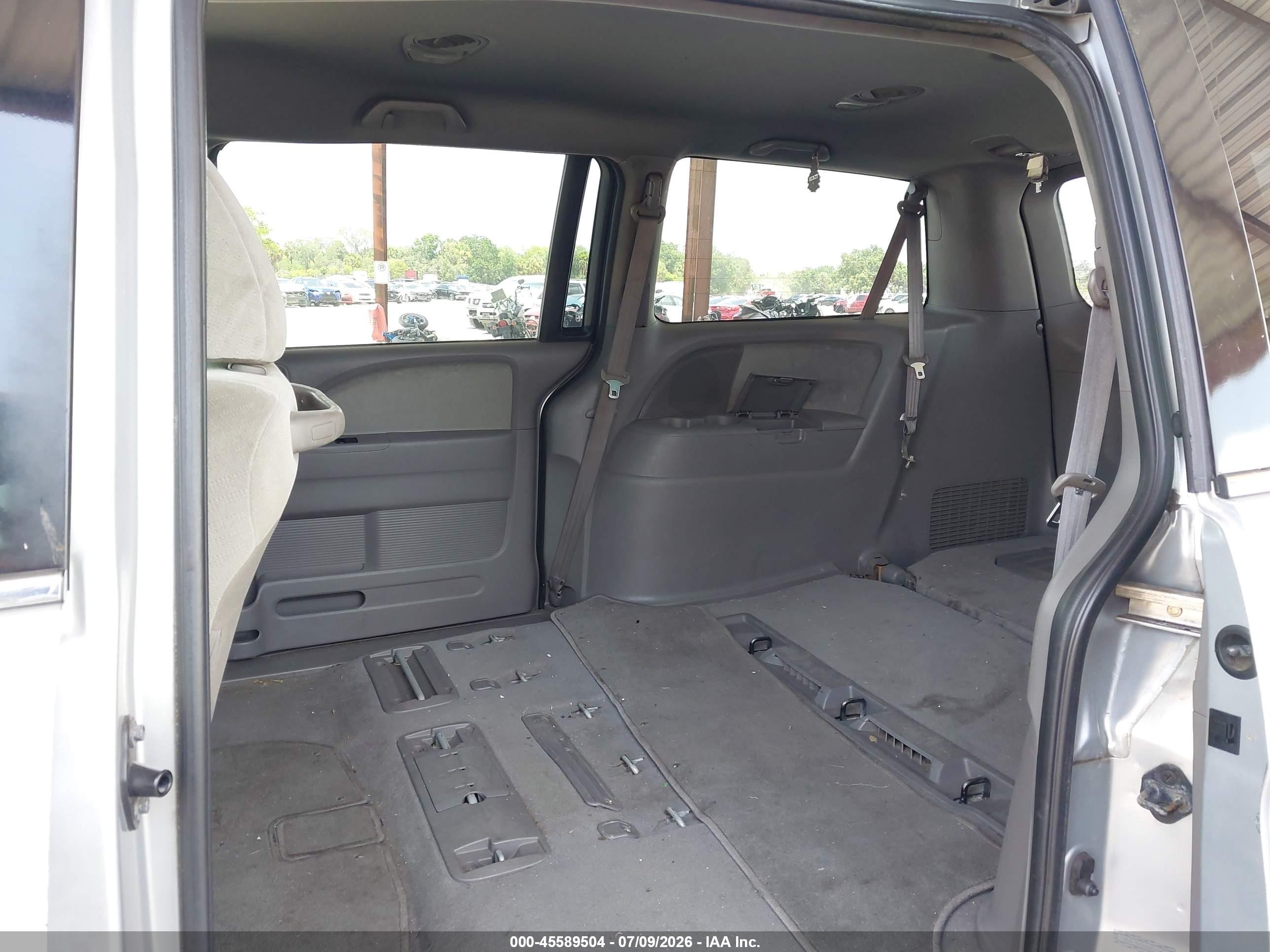 2010 Honda Odyssey Lx Silver vin: 5FNRL3H28AB053411