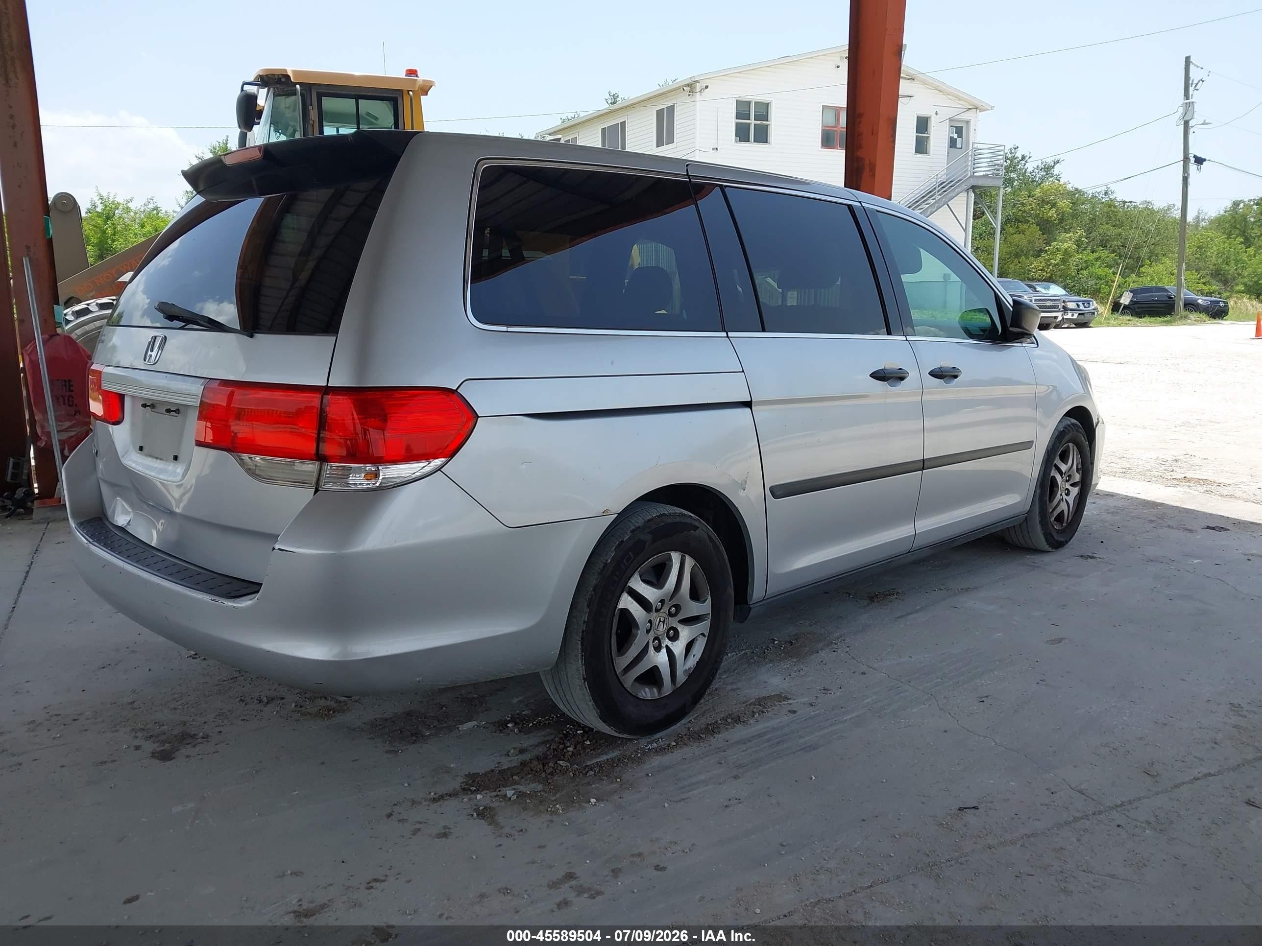 2010 Honda Odyssey Lx Silver vin: 5FNRL3H28AB053411
