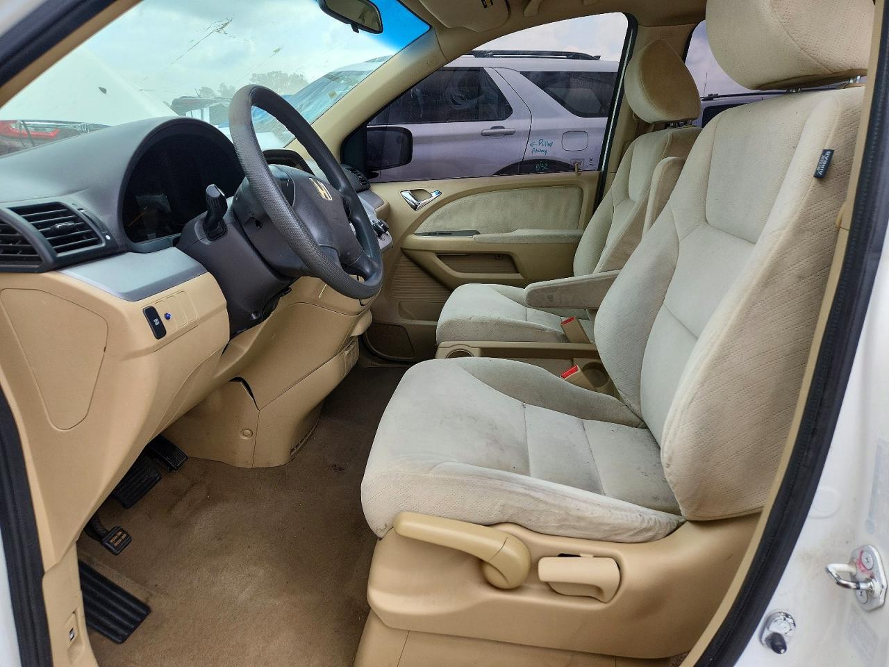 2010 Honda Odyssey Lx White vin: 5FNRL3H28AB090510