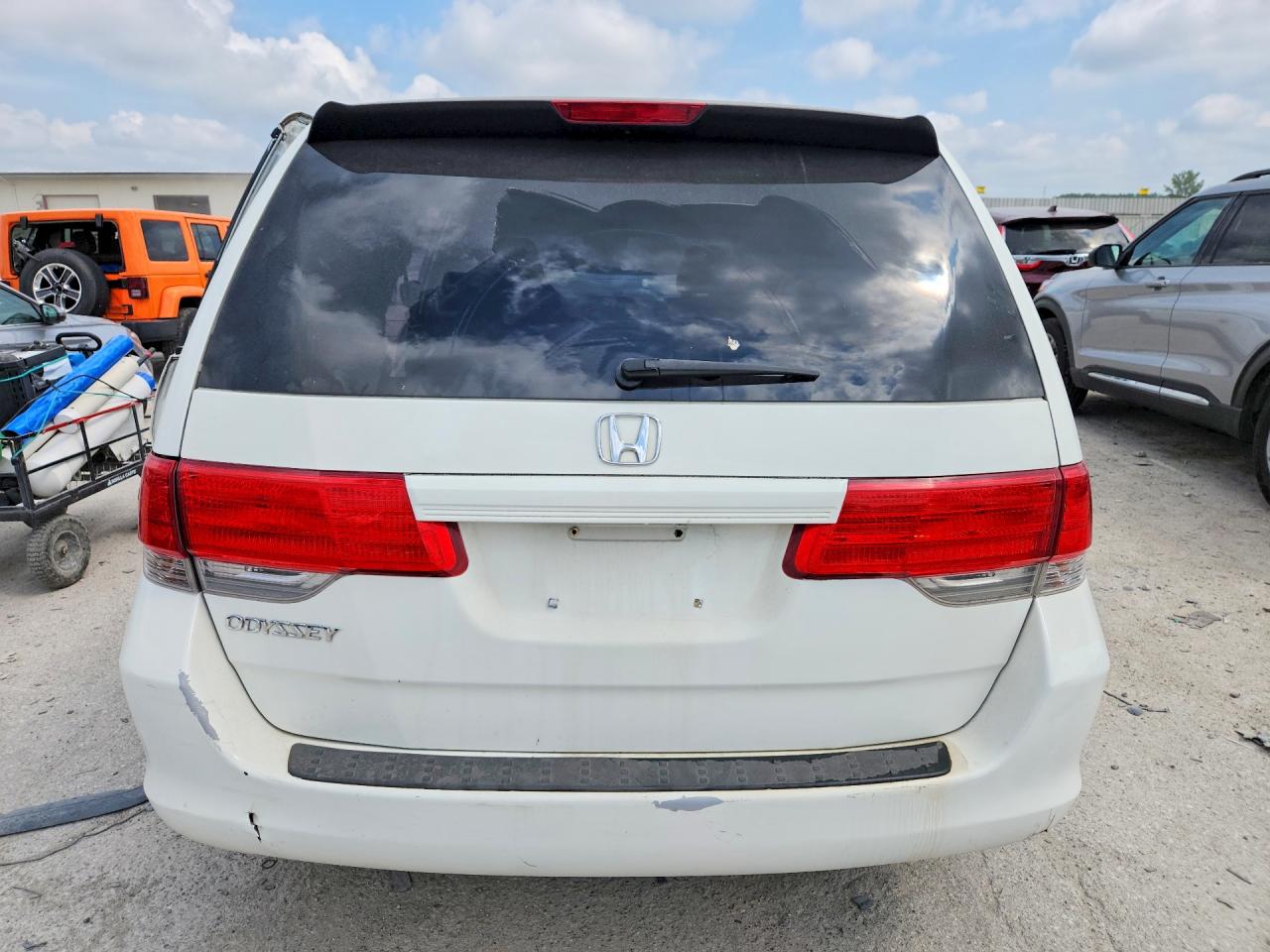 2010 Honda Odyssey Lx White vin: 5FNRL3H28AB090510