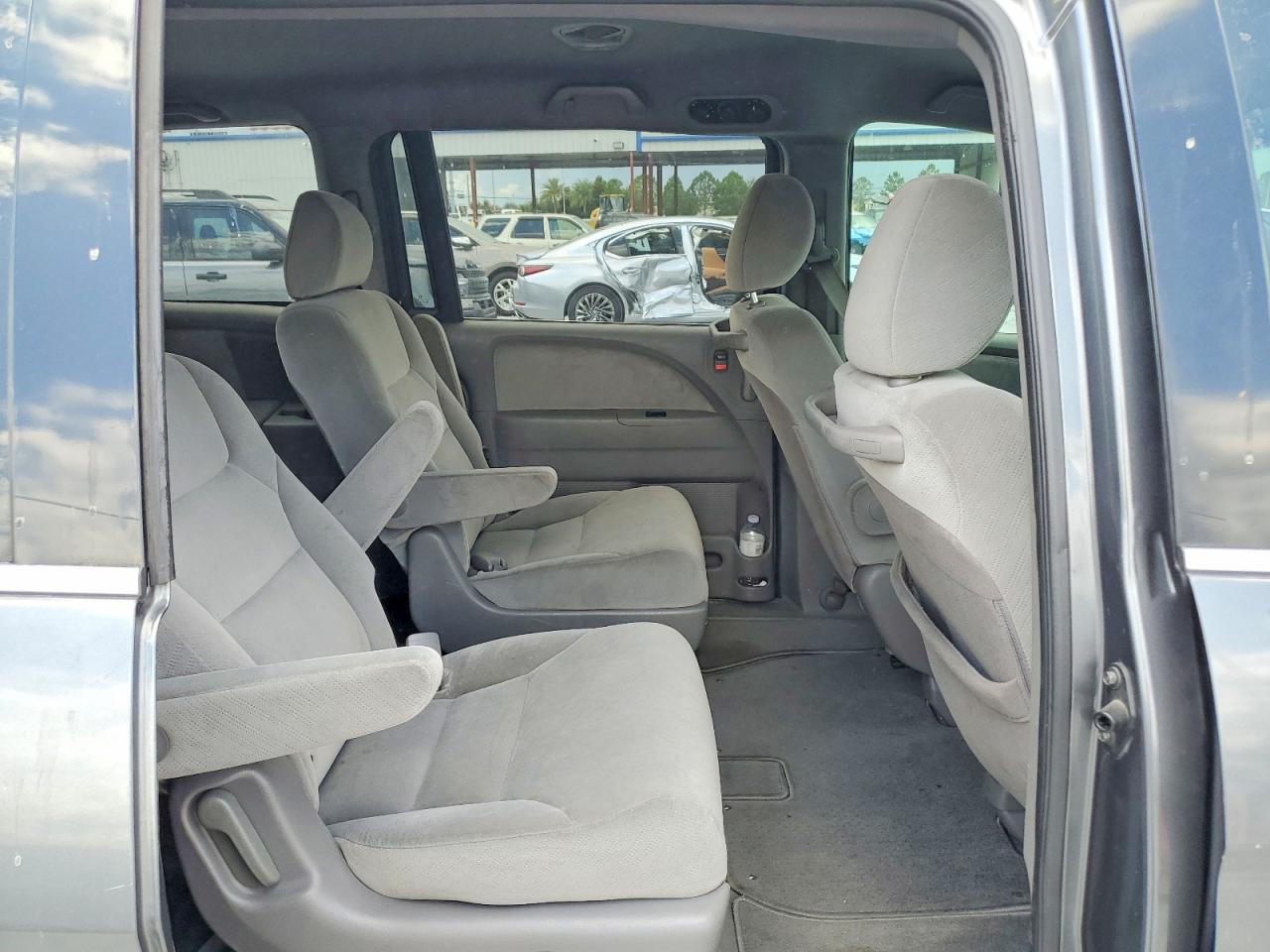 2010 Honda Odyssey Lx Gray vin: 5FNRL3H28AB111775