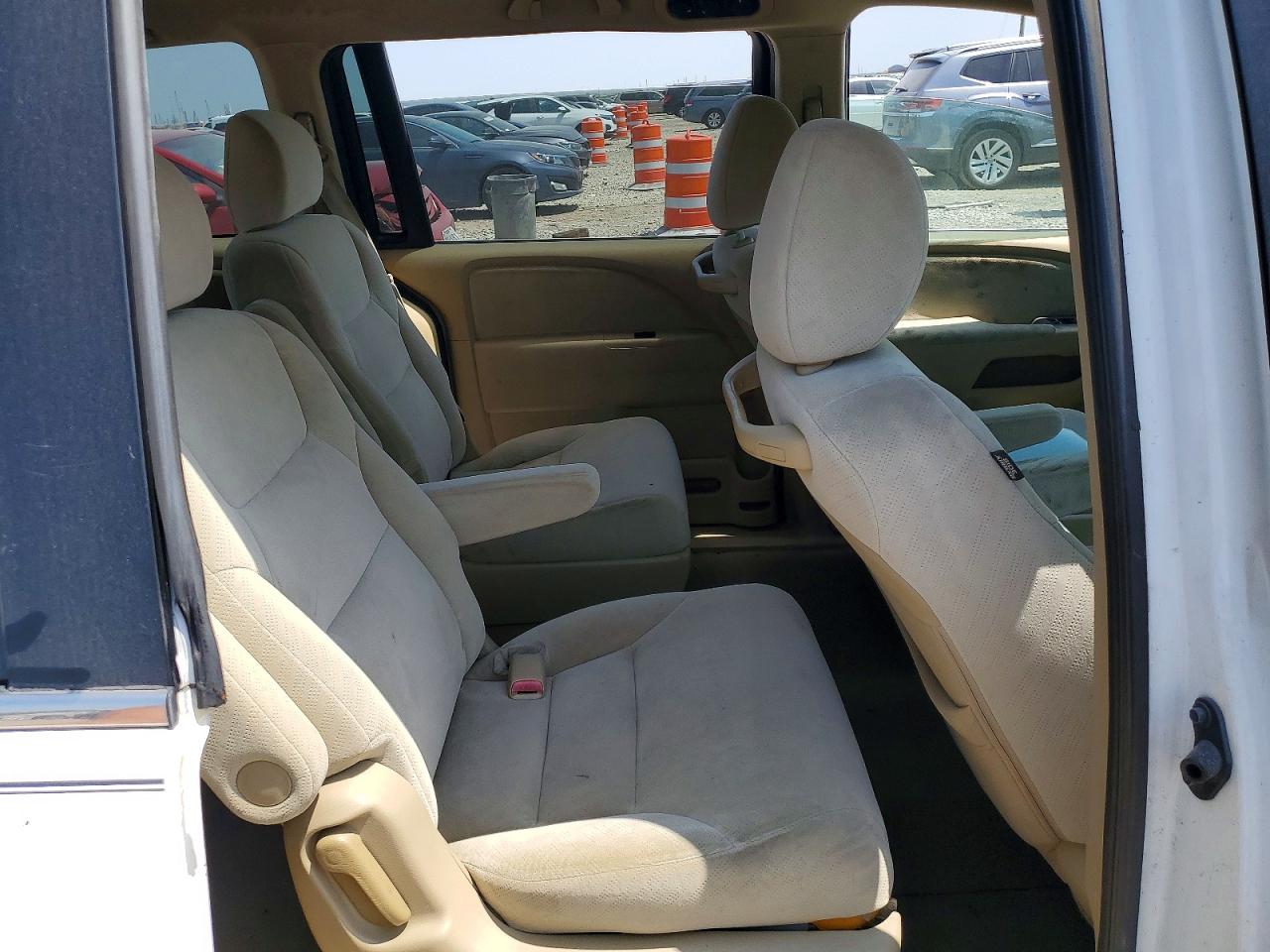 2010 Honda Odyssey Lx White vin: 5FNRL3H29AB017405