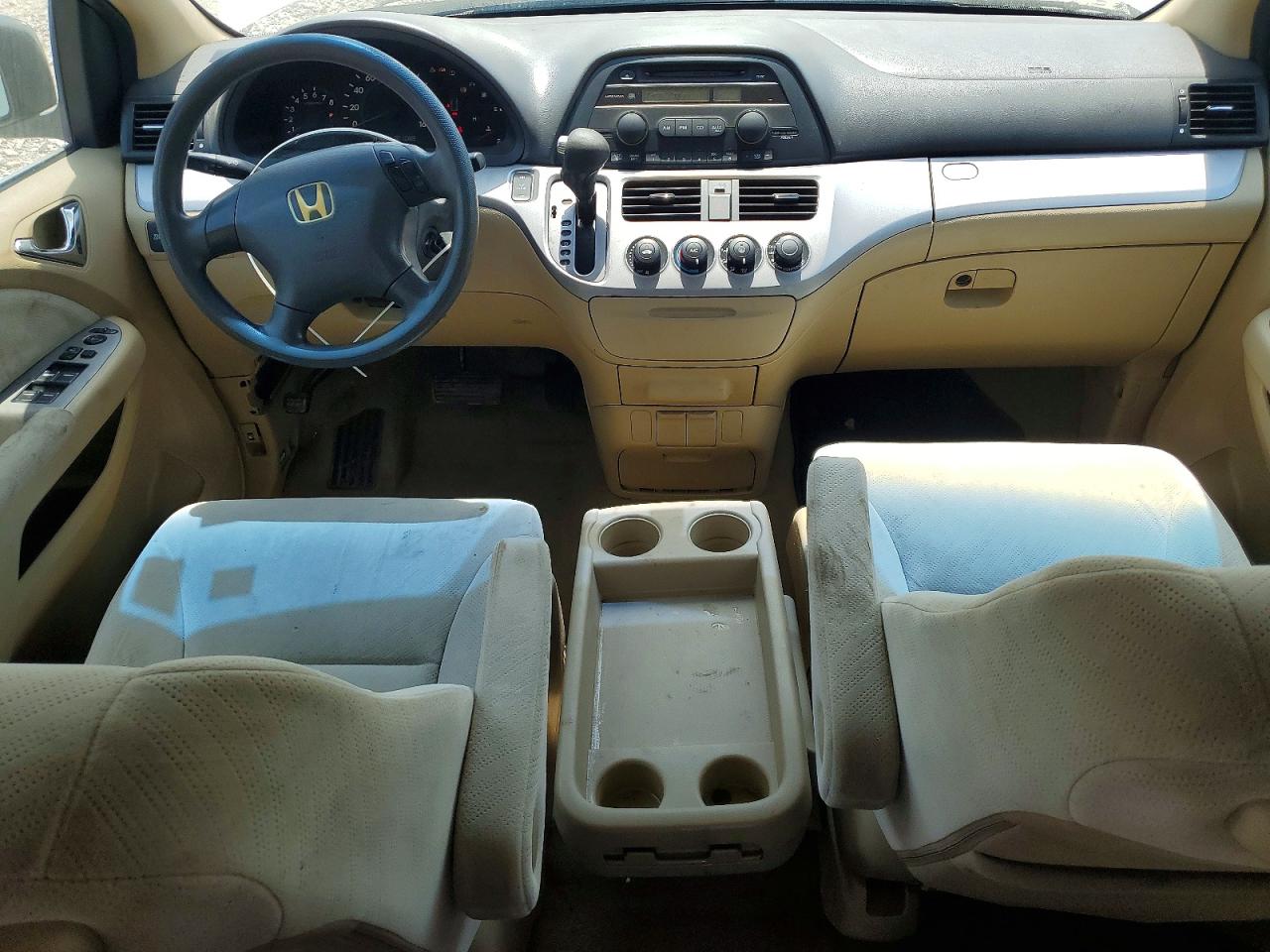 2010 Honda Odyssey Lx White vin: 5FNRL3H29AB017405