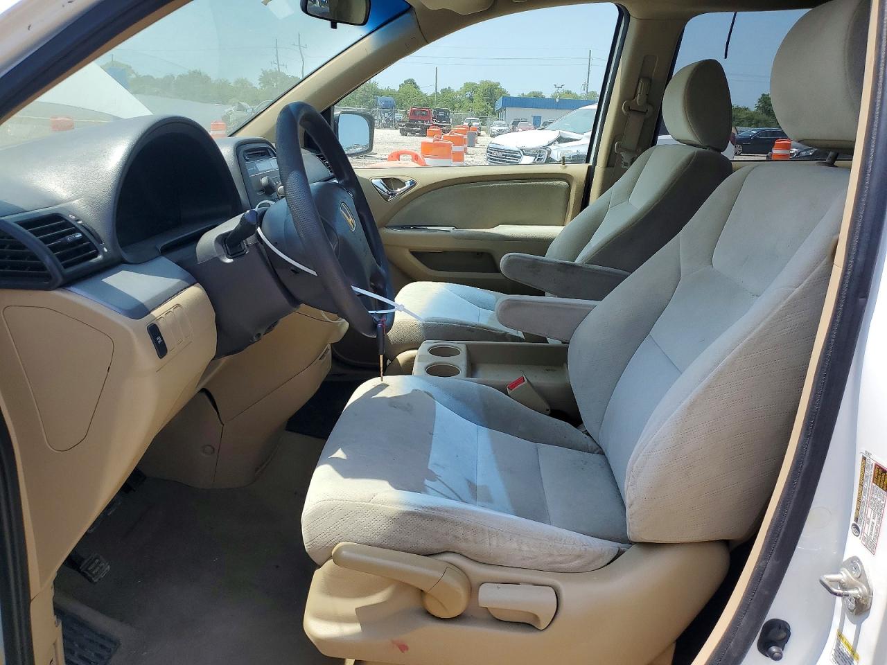 2010 Honda Odyssey Lx White vin: 5FNRL3H29AB017405