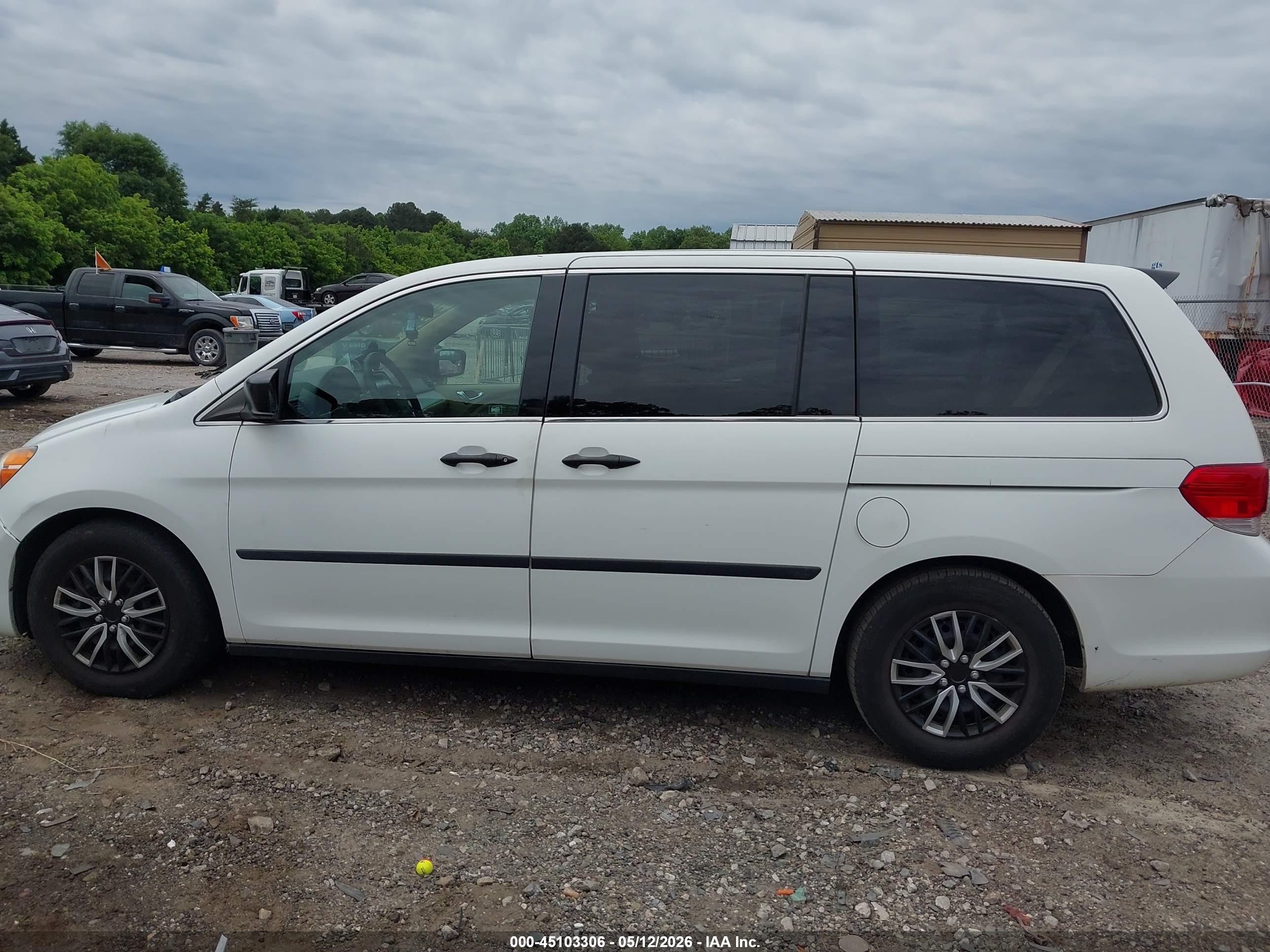 2010 Honda Odyssey Lx White vin: 5FNRL3H2XAB103113