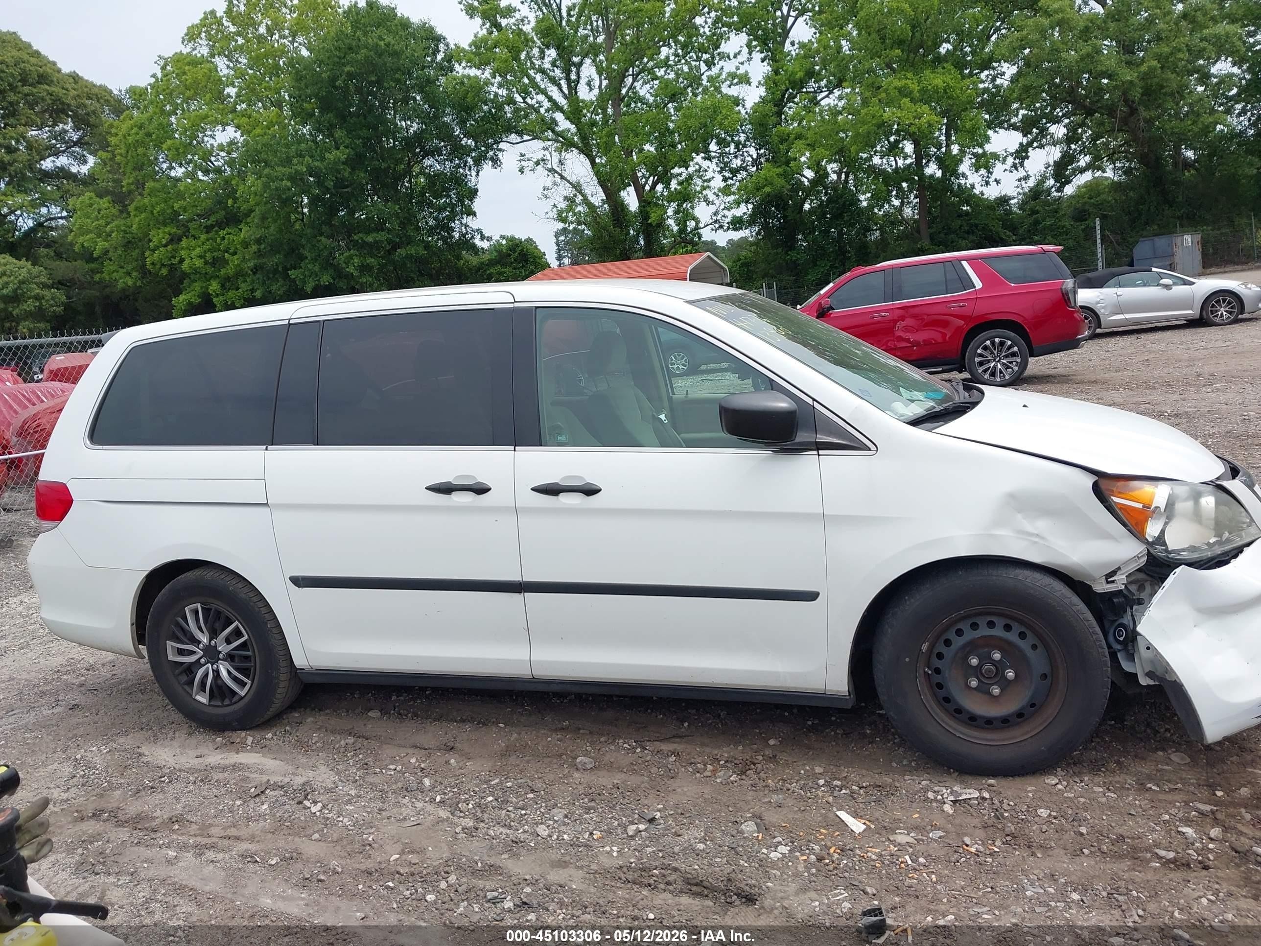 2010 Honda Odyssey Lx White vin: 5FNRL3H2XAB103113