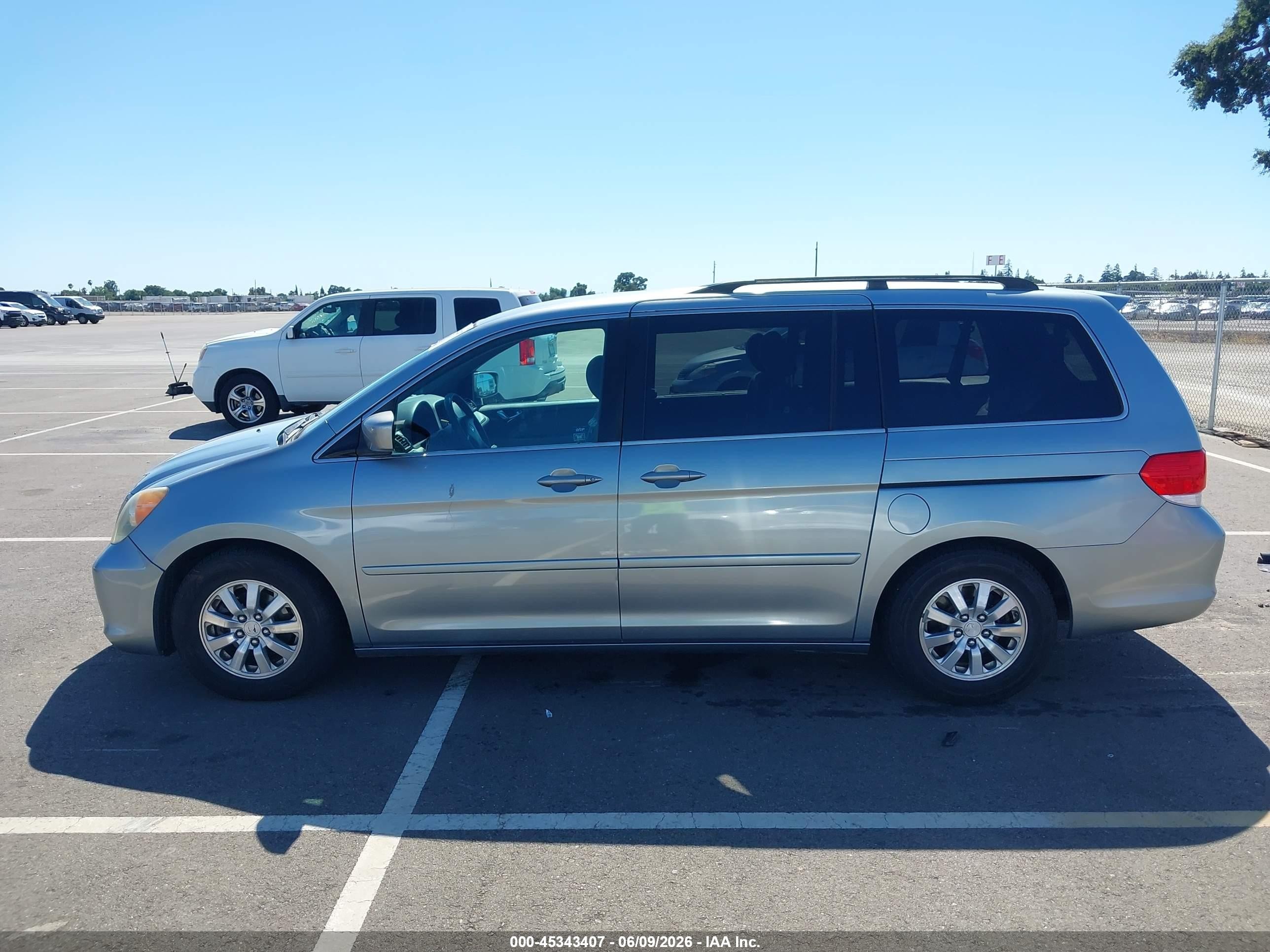 2010 Honda Odyssey Ex Light Blue vin: 5FNRL3H41AB091659