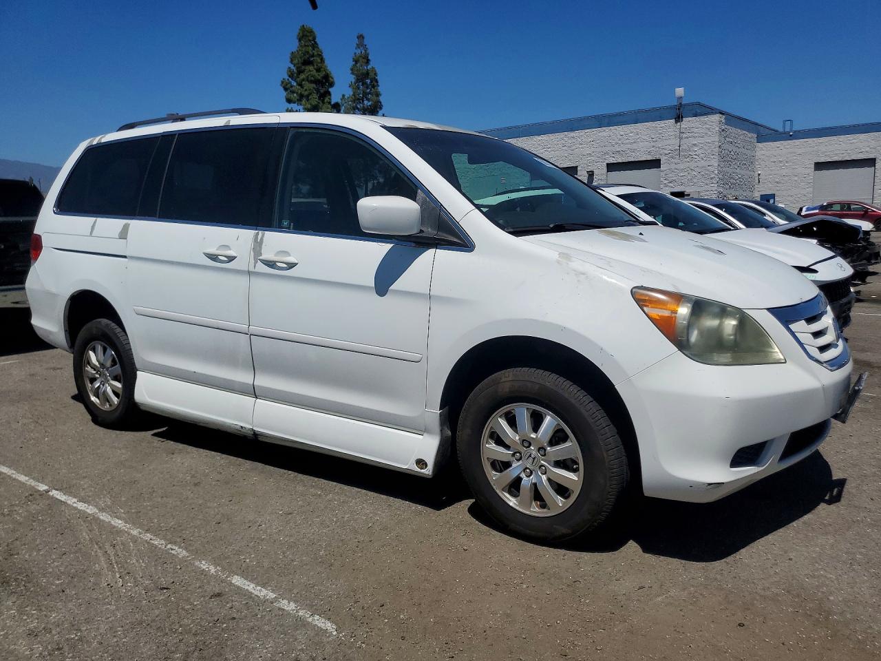 2010 Honda Odyssey Ex White vin: 5FNRL3H44AB081191