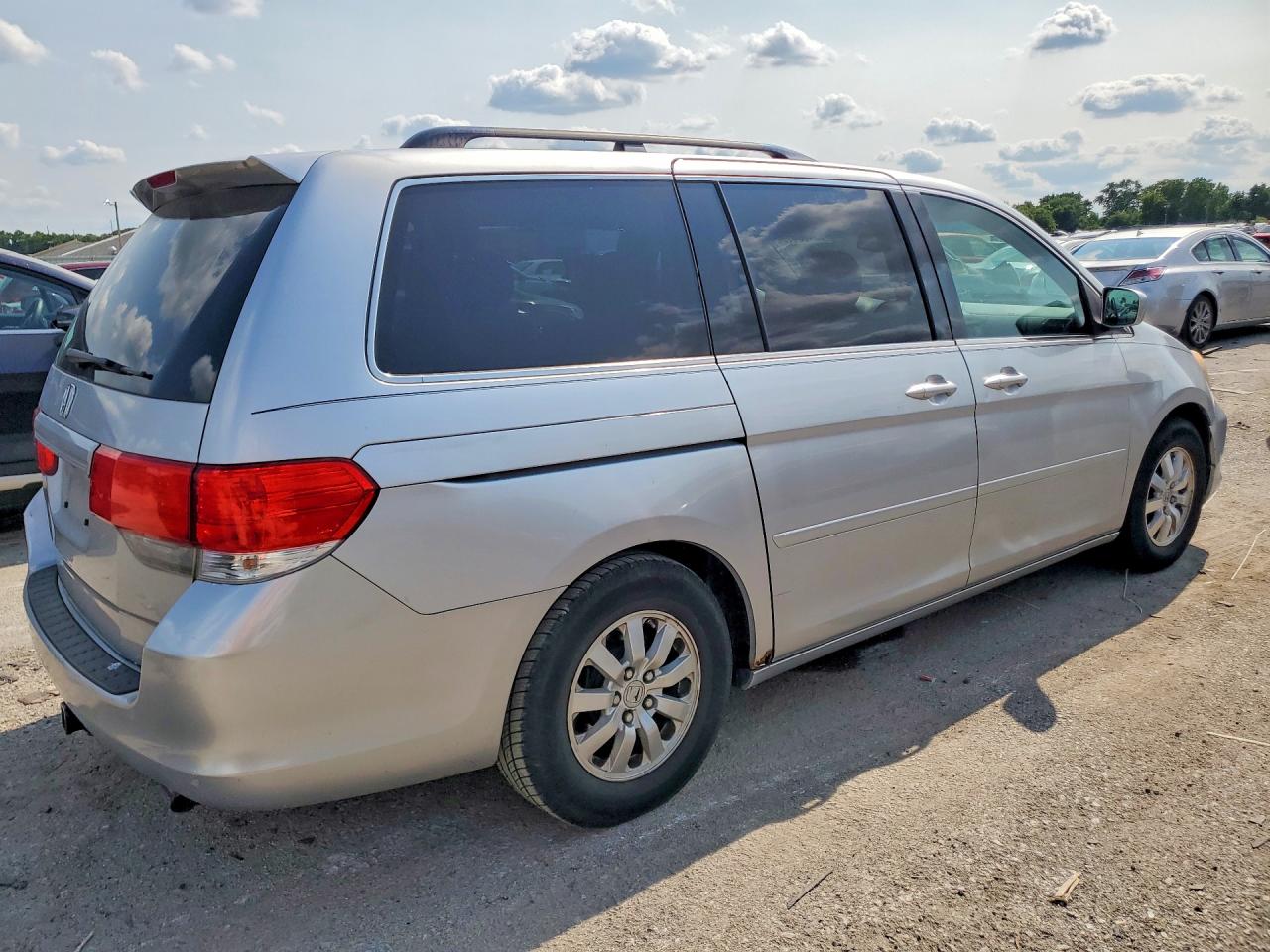 2010 Honda Odyssey Ex Silver vin: 5FNRL3H45AB012669