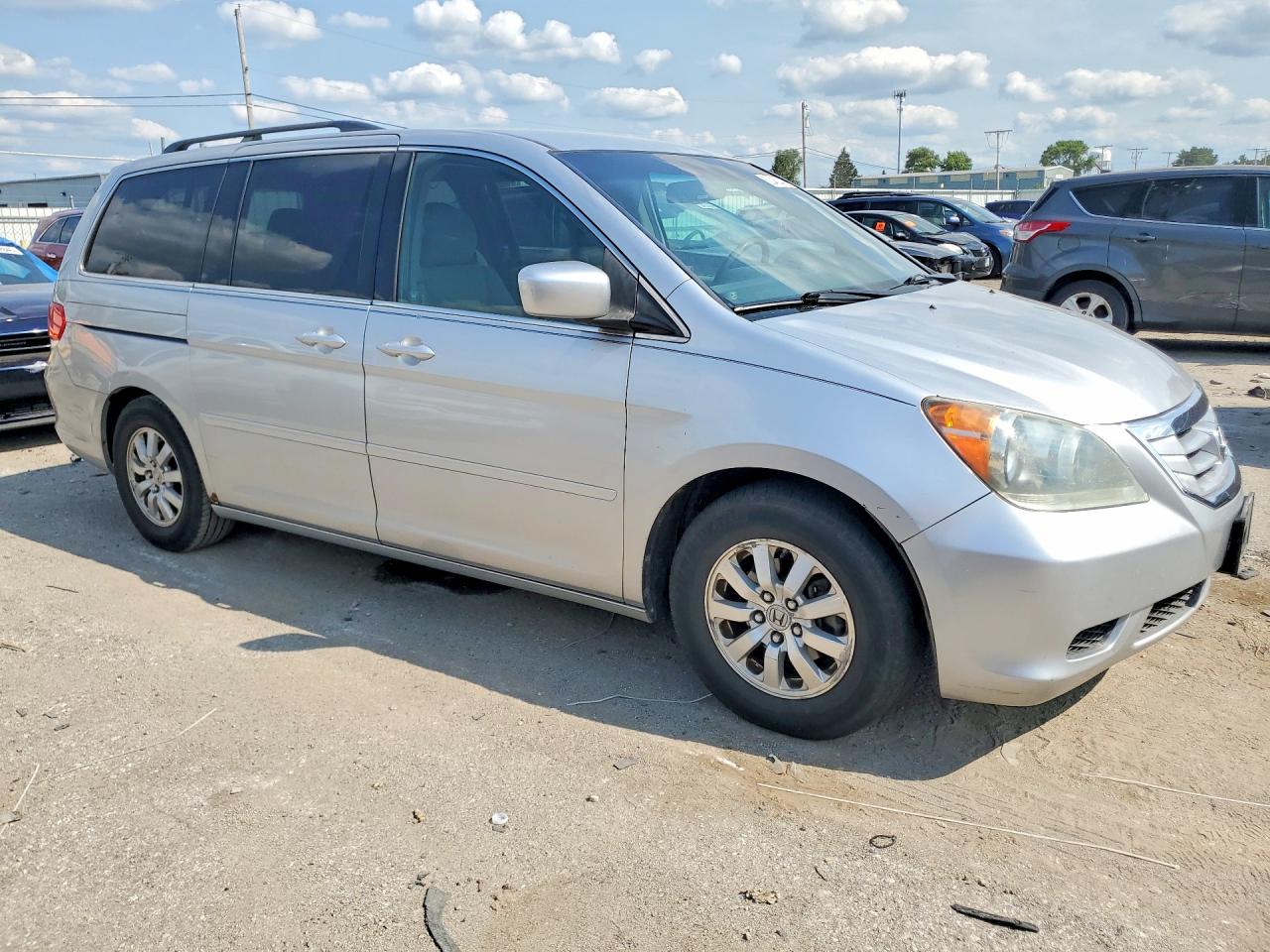 2010 Honda Odyssey Ex Silver vin: 5FNRL3H45AB012669