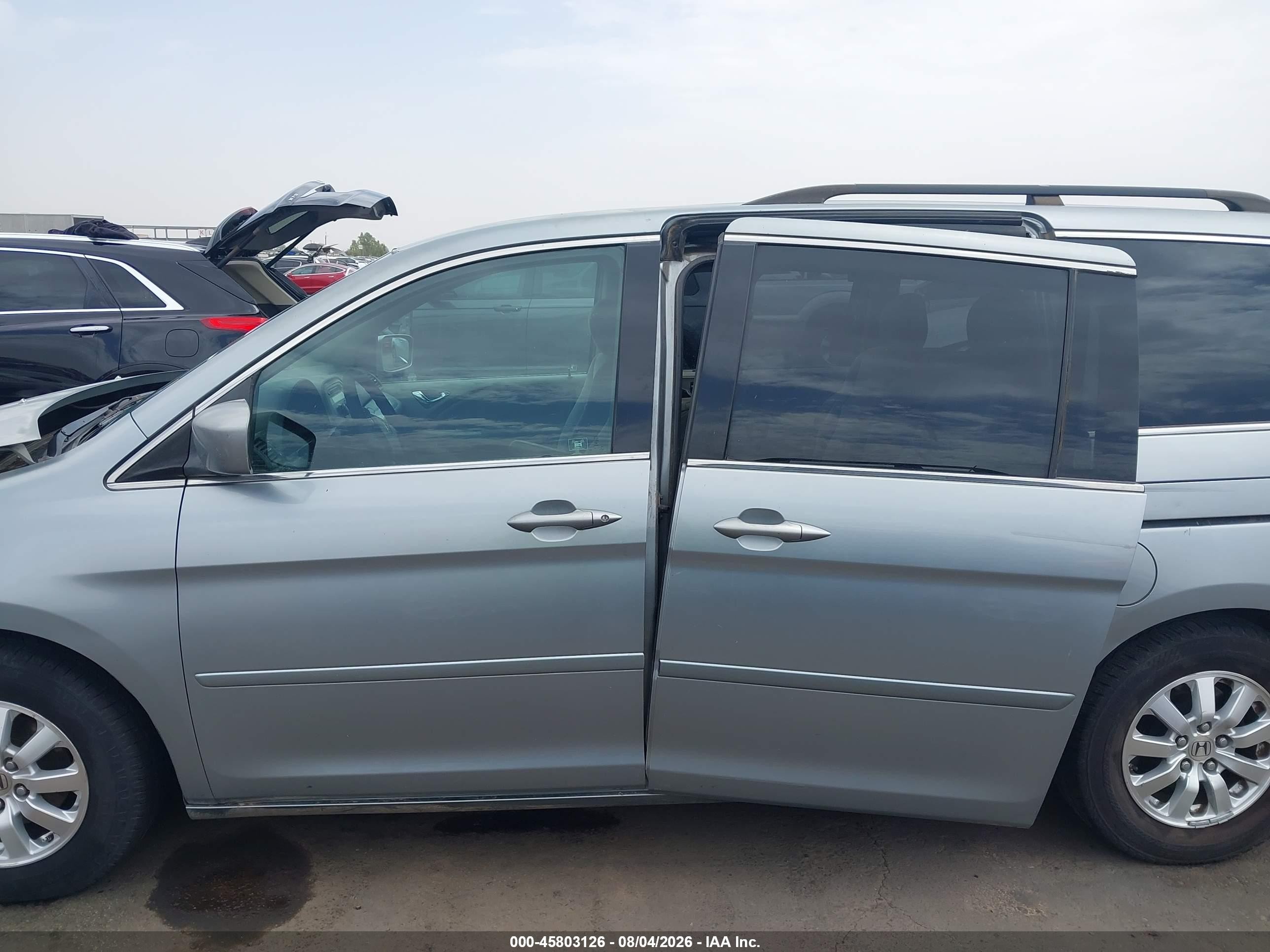 2010 Honda Odyssey Ex Silver vin: 5FNRL3H45AB103277