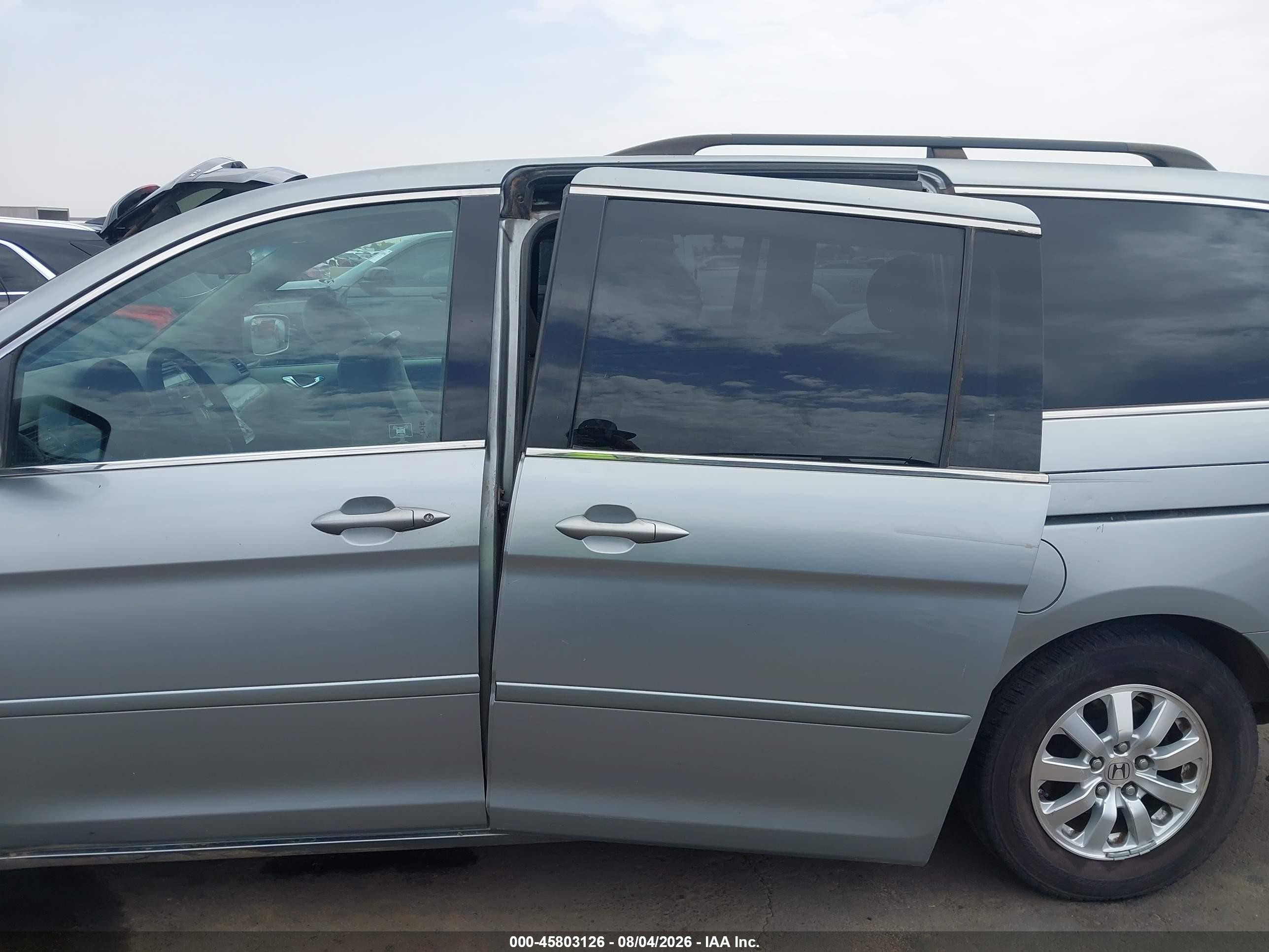 2010 Honda Odyssey Ex Silver vin: 5FNRL3H45AB103277