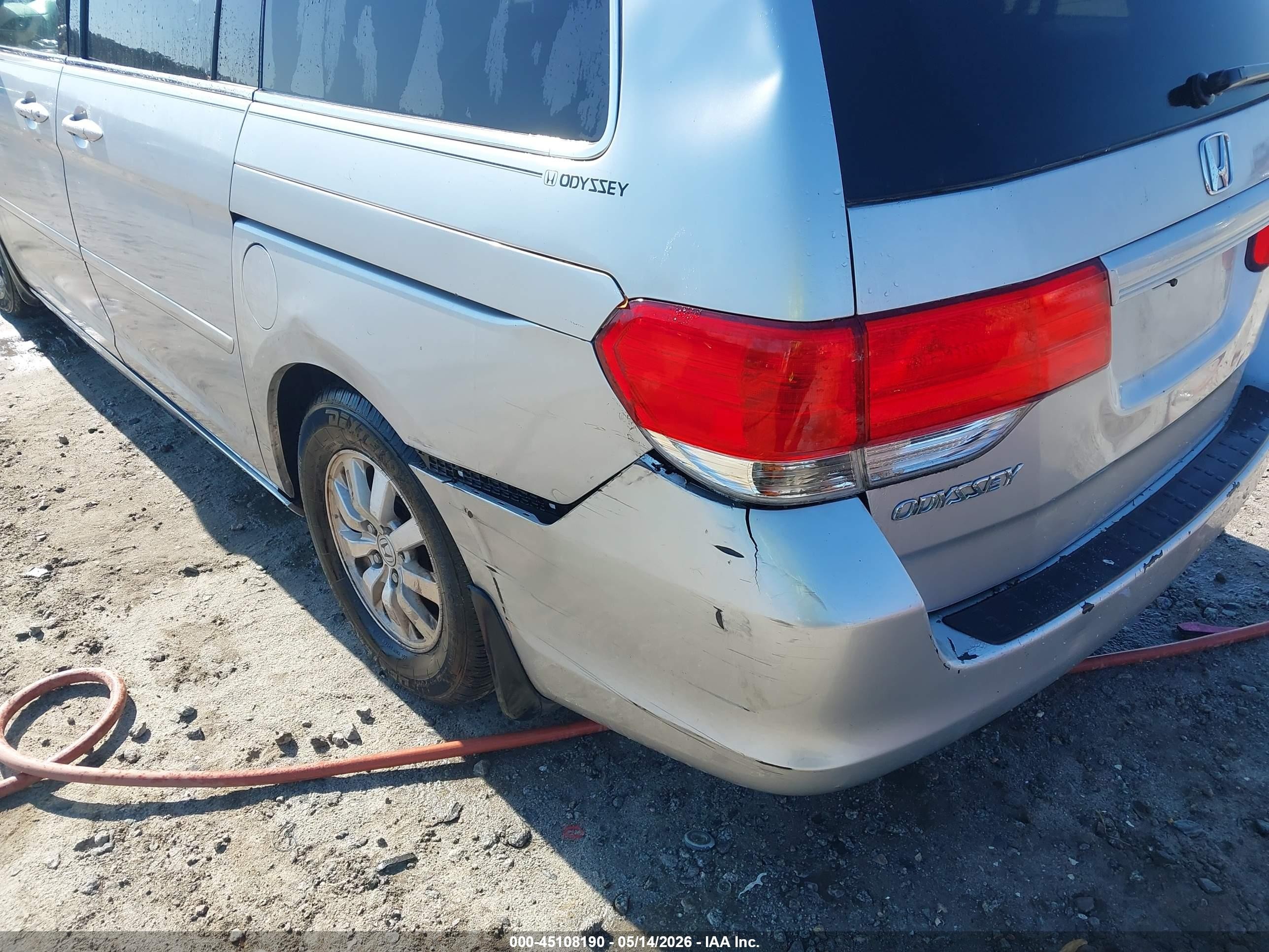2010 Honda Odyssey Ex Silver vin: 5FNRL3H47AB043860