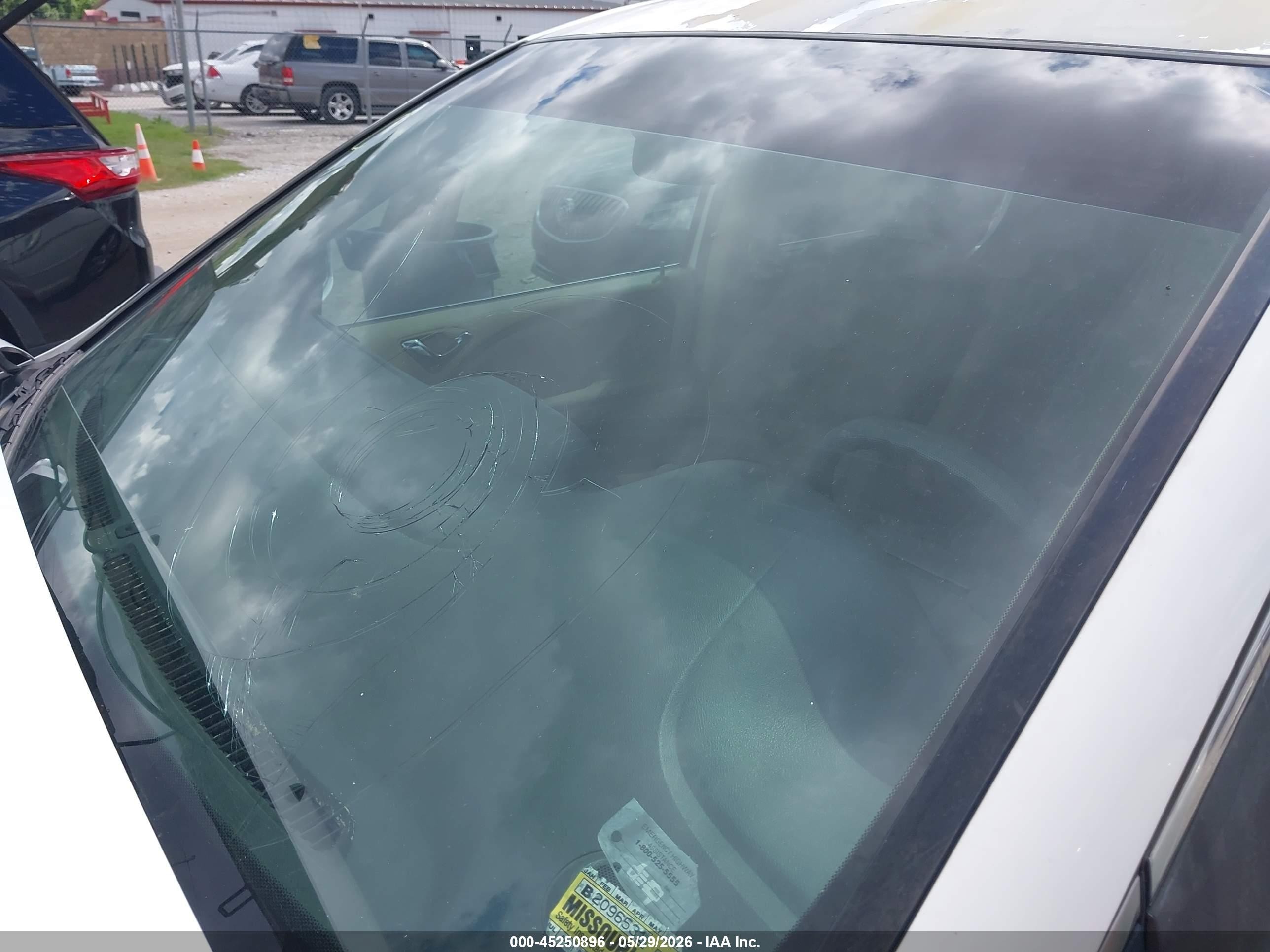 2010 Honda Odyssey Ex White vin: 5FNRL3H47AB067446