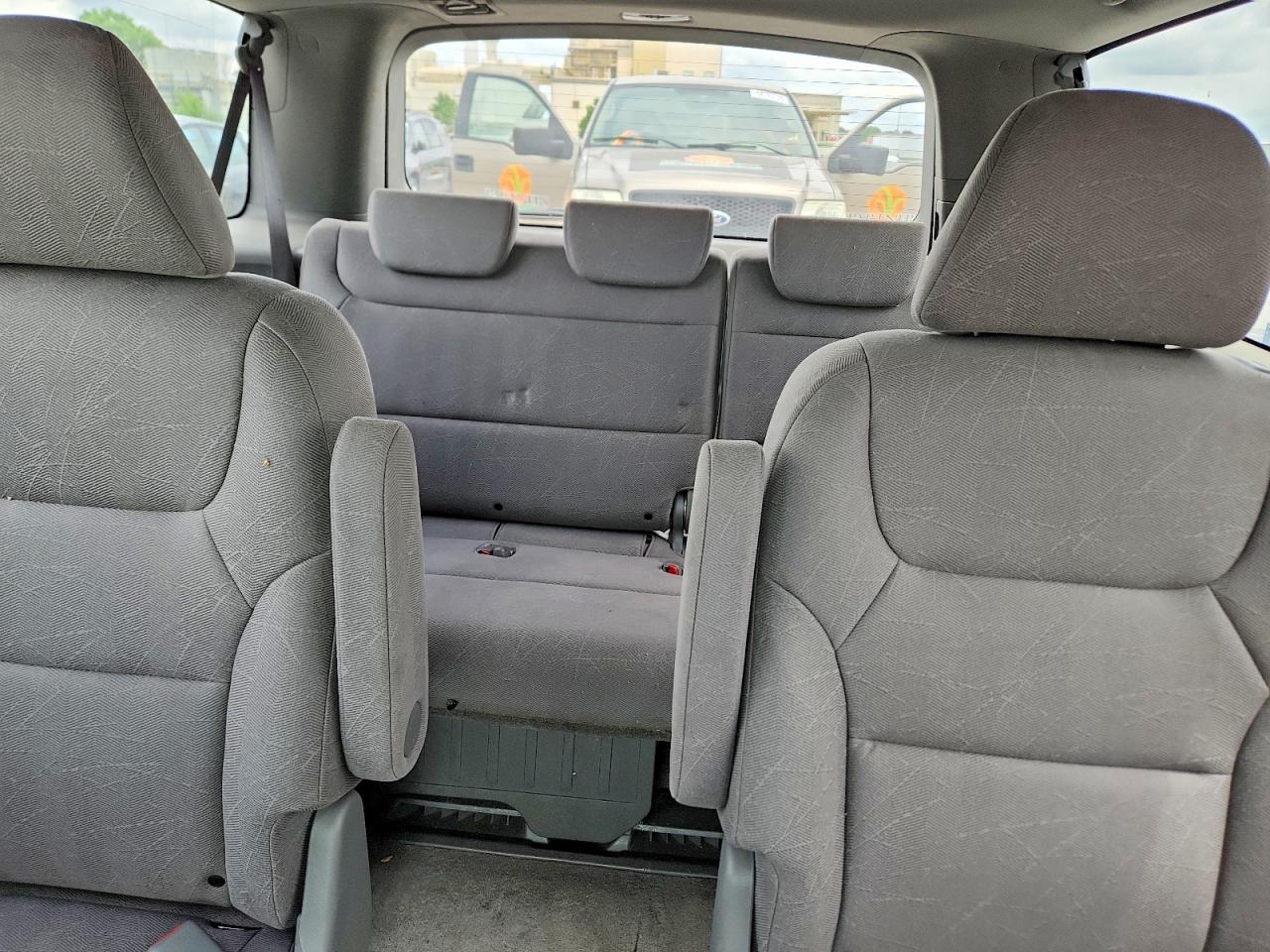 2010 Hond Odyssey Silver vin: 5FNRL3H47AB106861