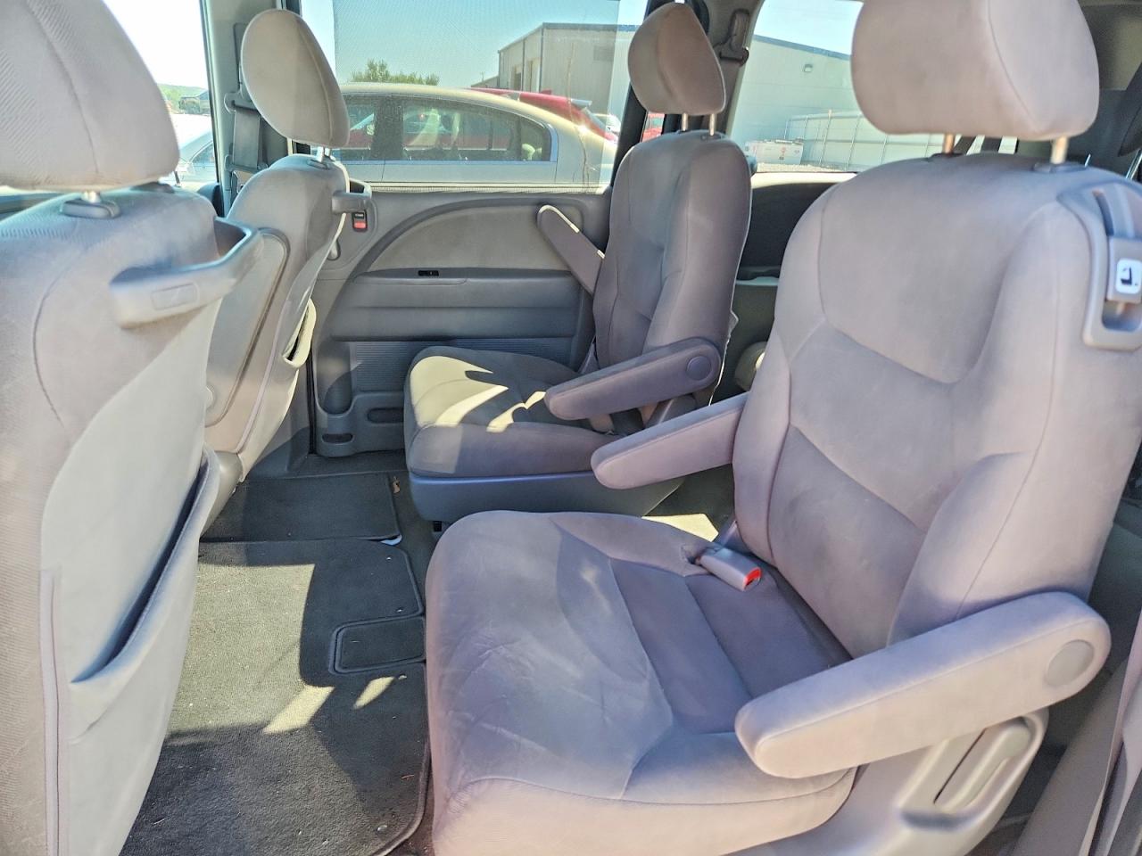 2010 Honda Odyssey Ex Silver vin: 5FNRL3H50AB027007