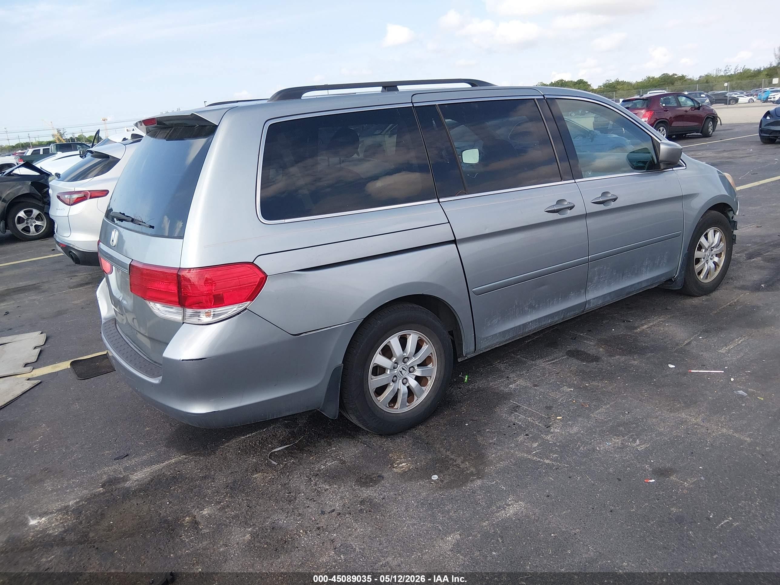 2010 Honda Odyssey Ex Silver vin: 5FNRL3H51AB024102