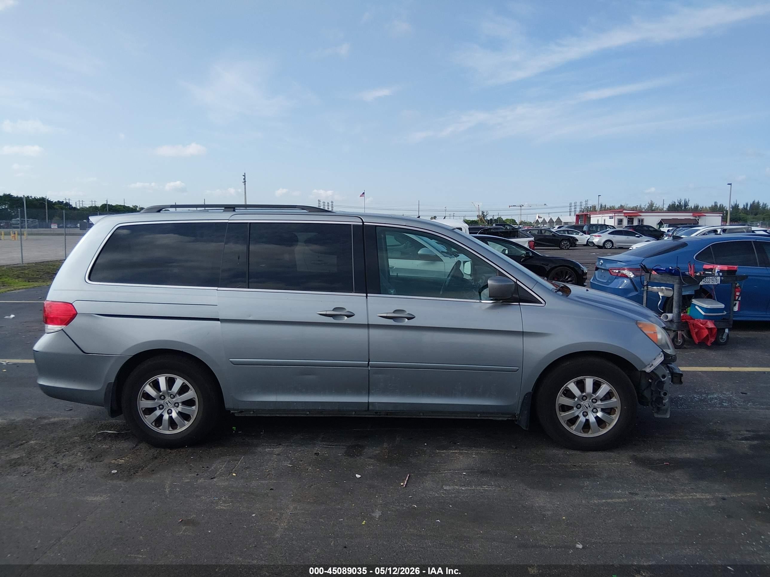 2010 Honda Odyssey Ex Silver vin: 5FNRL3H51AB024102