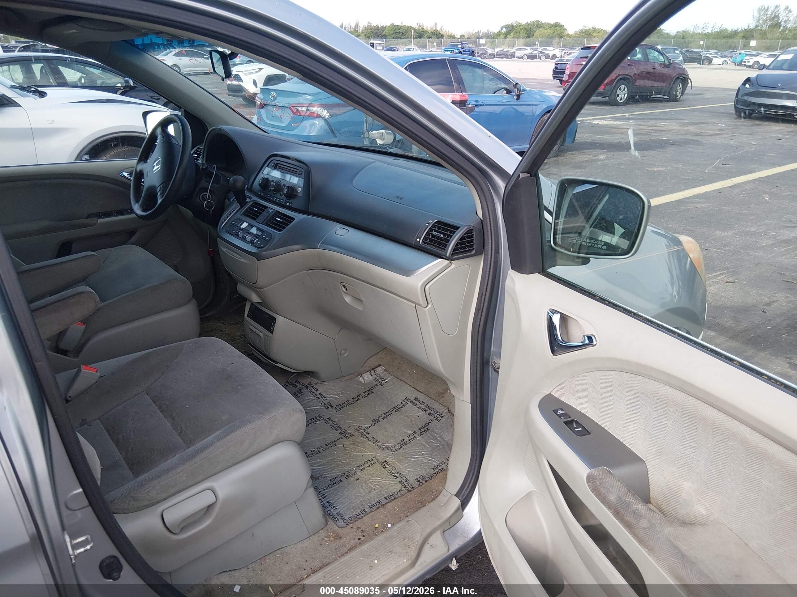 2010 Honda Odyssey Ex Silver vin: 5FNRL3H51AB024102