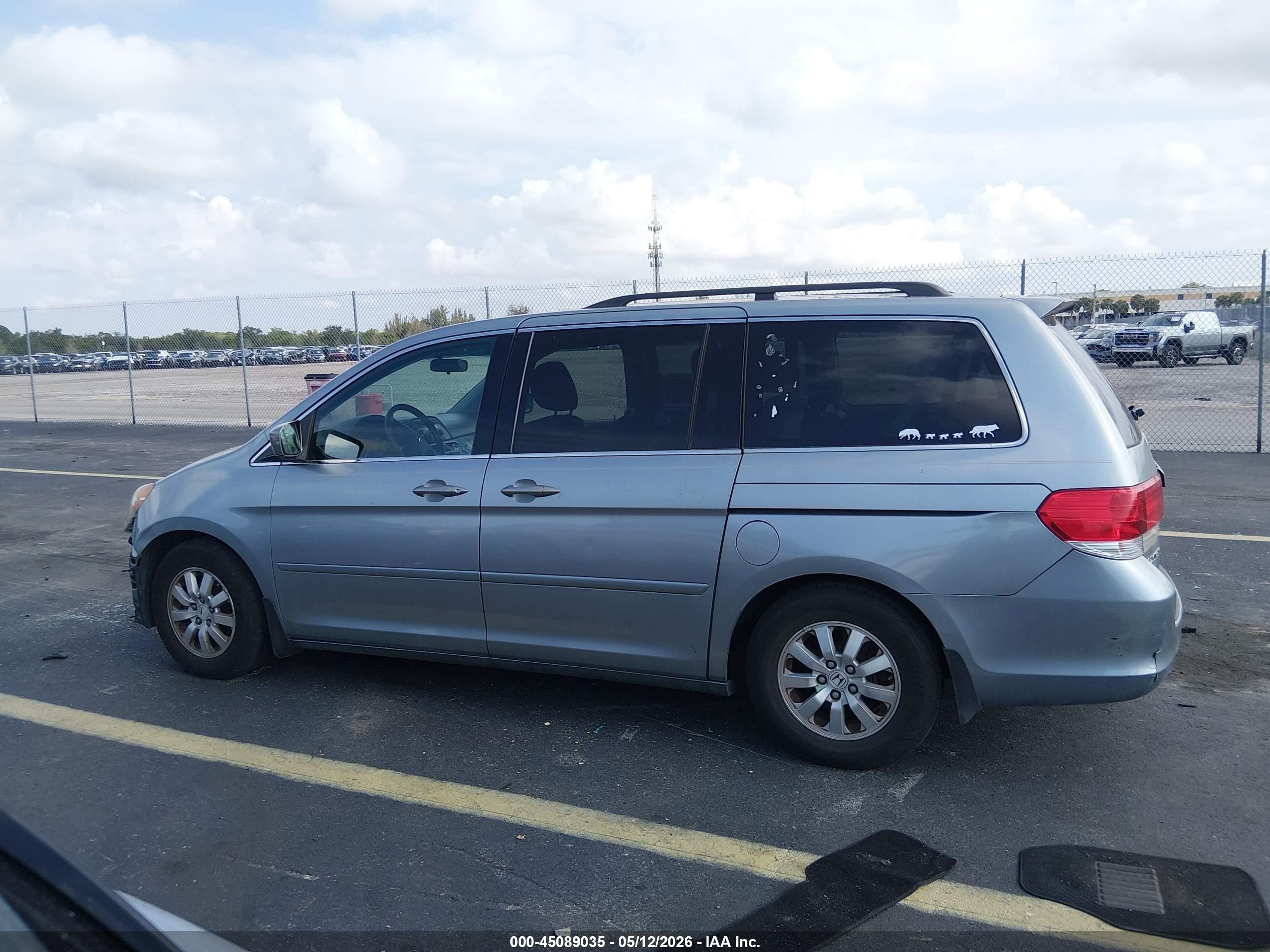 2010 Honda Odyssey Ex Silver vin: 5FNRL3H51AB024102