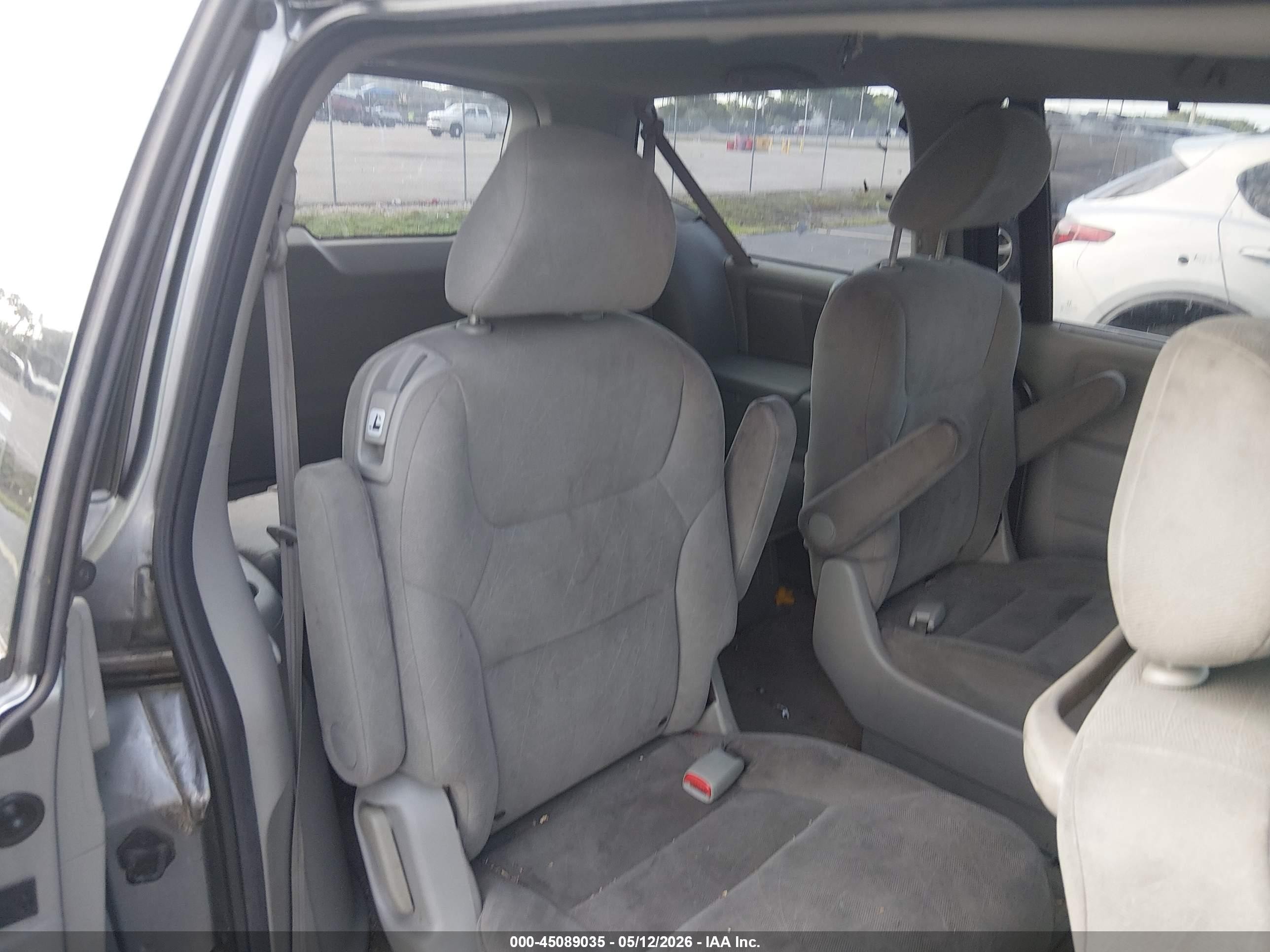 2010 Honda Odyssey Ex Silver vin: 5FNRL3H51AB024102