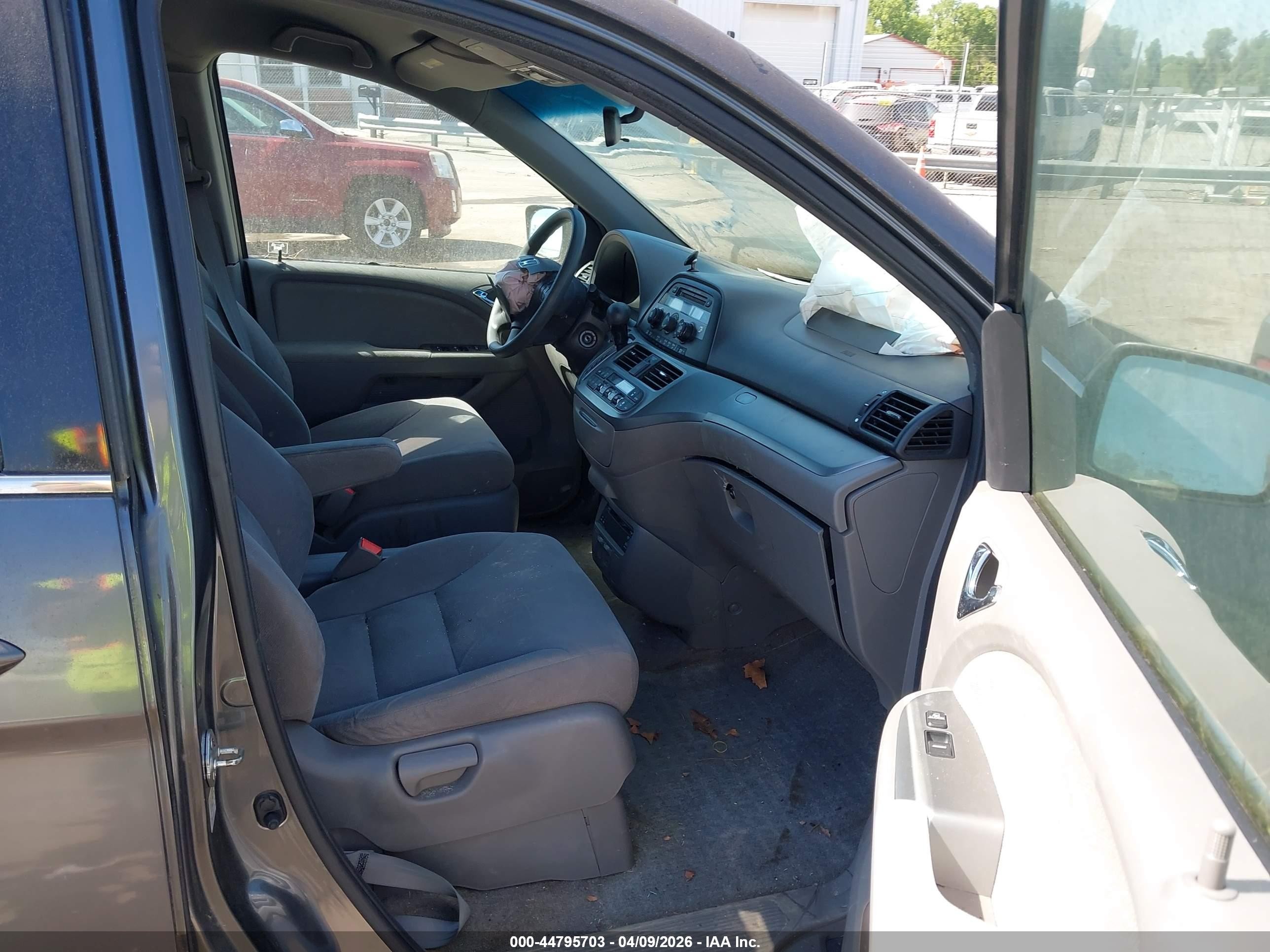 2010 Honda Odyssey Ex Gray vin: 5FNRL3H56AB063297