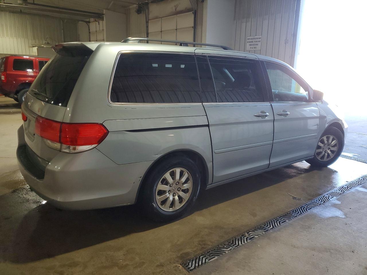2010 Honda Odyssey Ex Silver vin: 5FNRL3H57AB100714