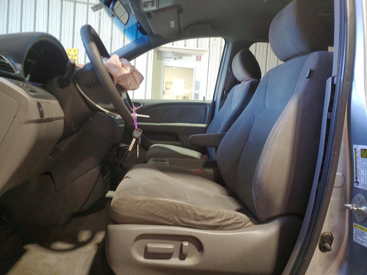 2010 Honda Odyssey Ex Silver vin: 5FNRL3H57AB100714
