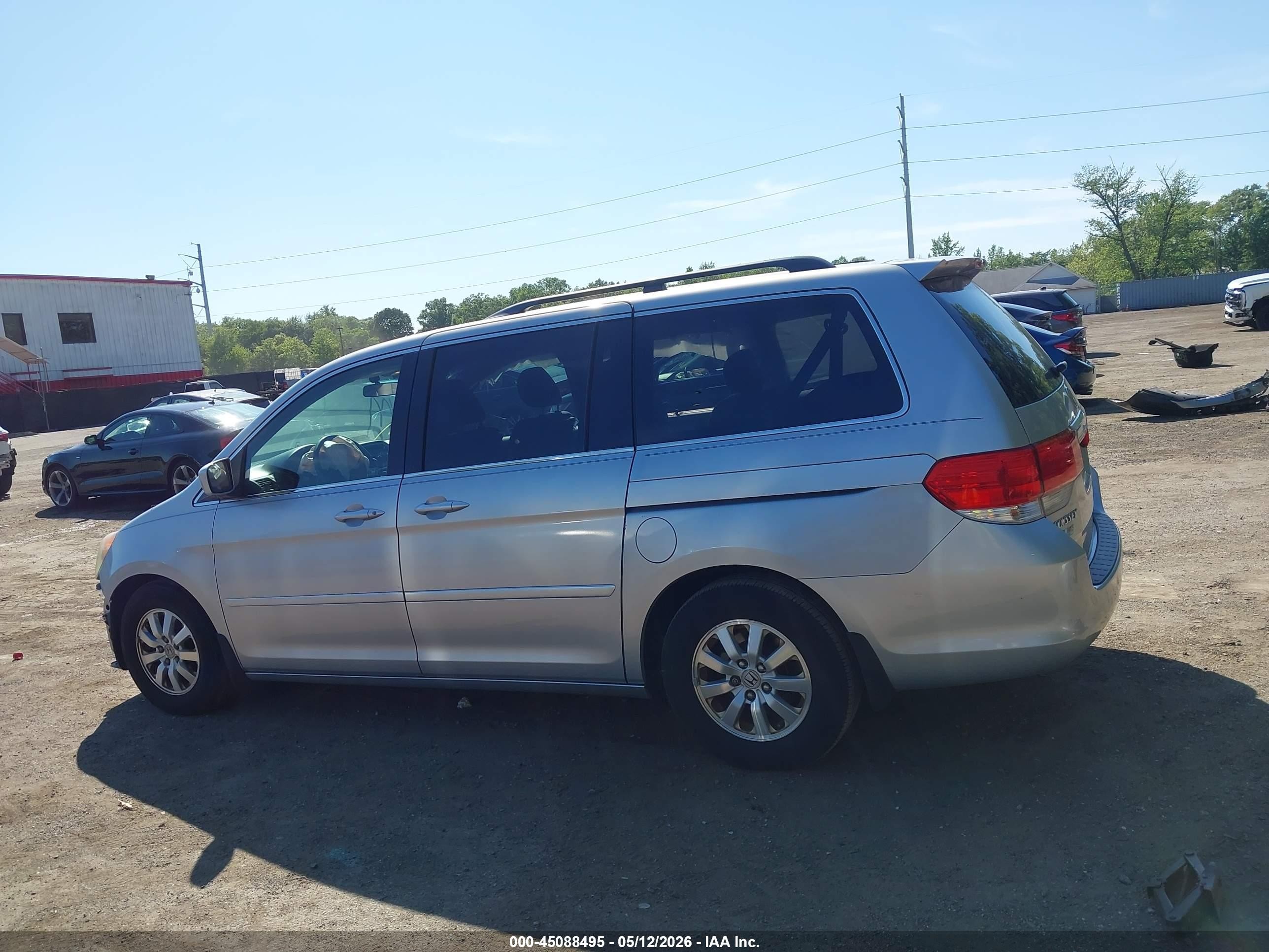 2010 Honda Odyssey Ex Silver vin: 5FNRL3H5XAB109911