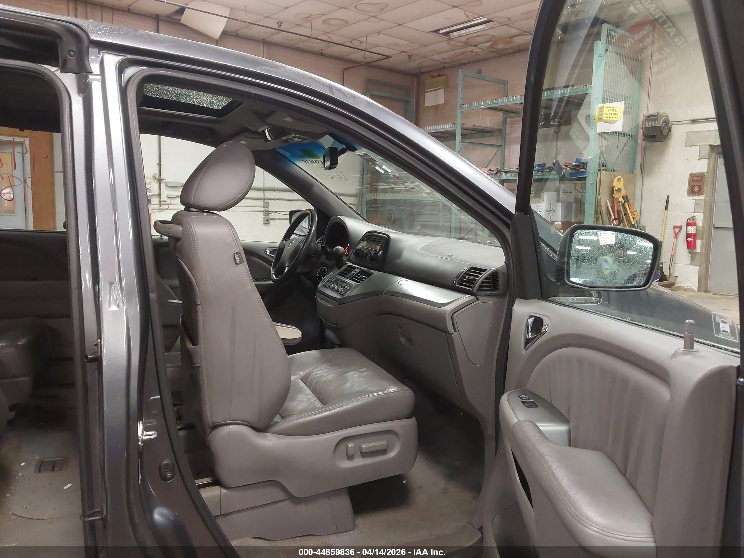 2010 Honda Odyssey Ex-l Серый vin: 5FNRL3H60AB049257
