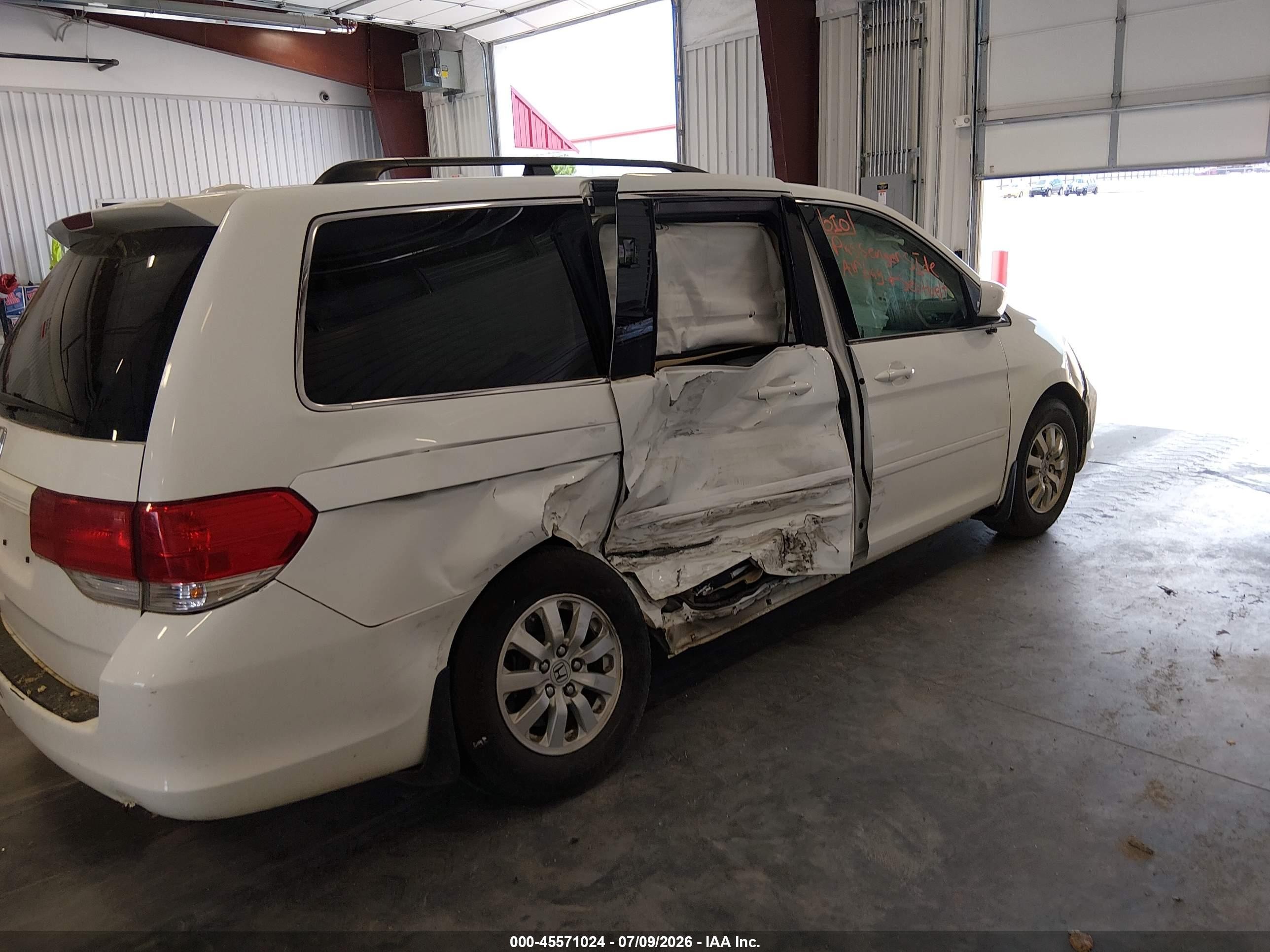 2010 Honda Odyssey Ex-l White vin: 5FNRL3H63AB103537