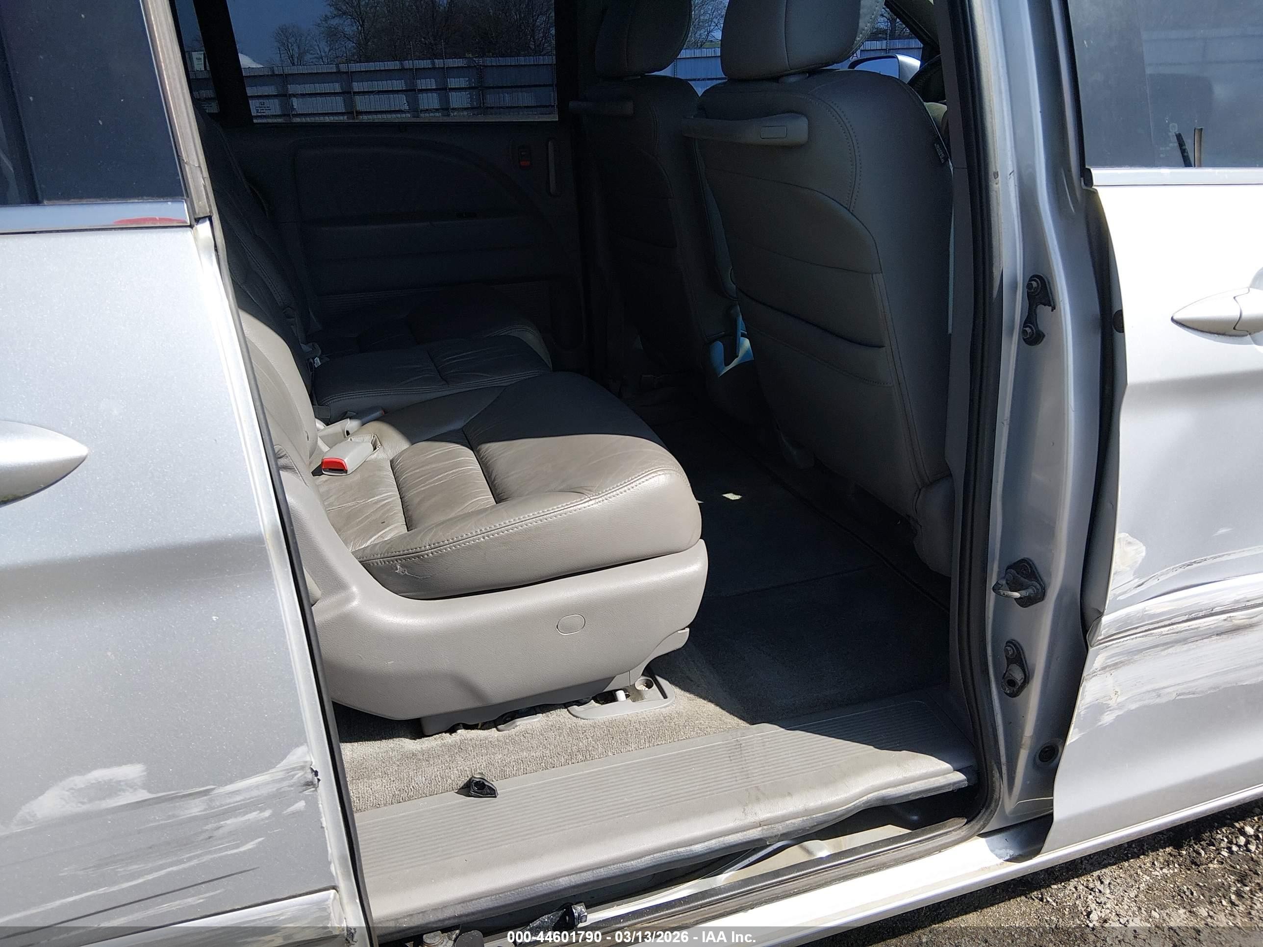 2010 Honda Odyssey Ex-l Серебряный vin: 5FNRL3H67AB056335