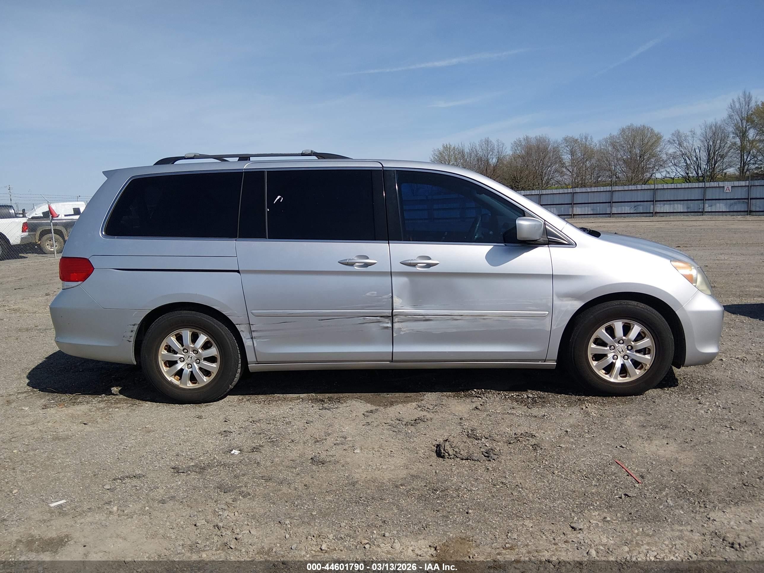 2010 Honda Odyssey Ex-l Серебряный vin: 5FNRL3H67AB056335