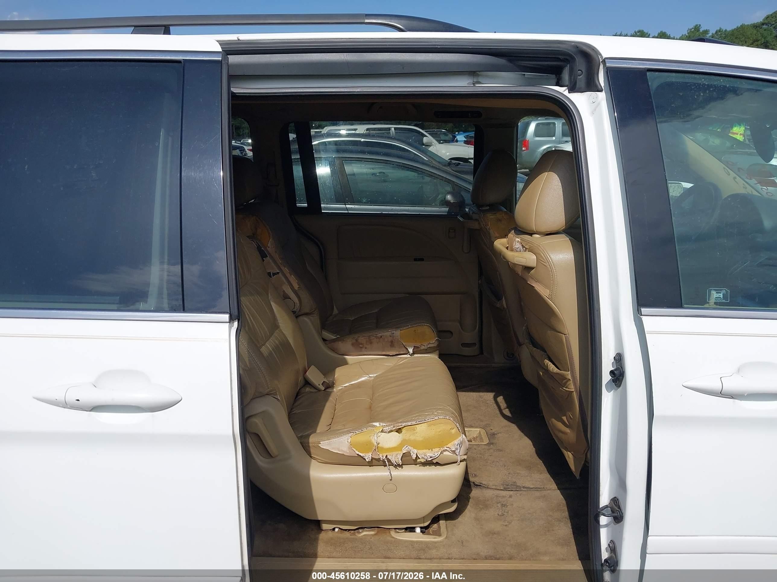 2010 Honda Odyssey Ex-l White vin: 5FNRL3H73AB051870