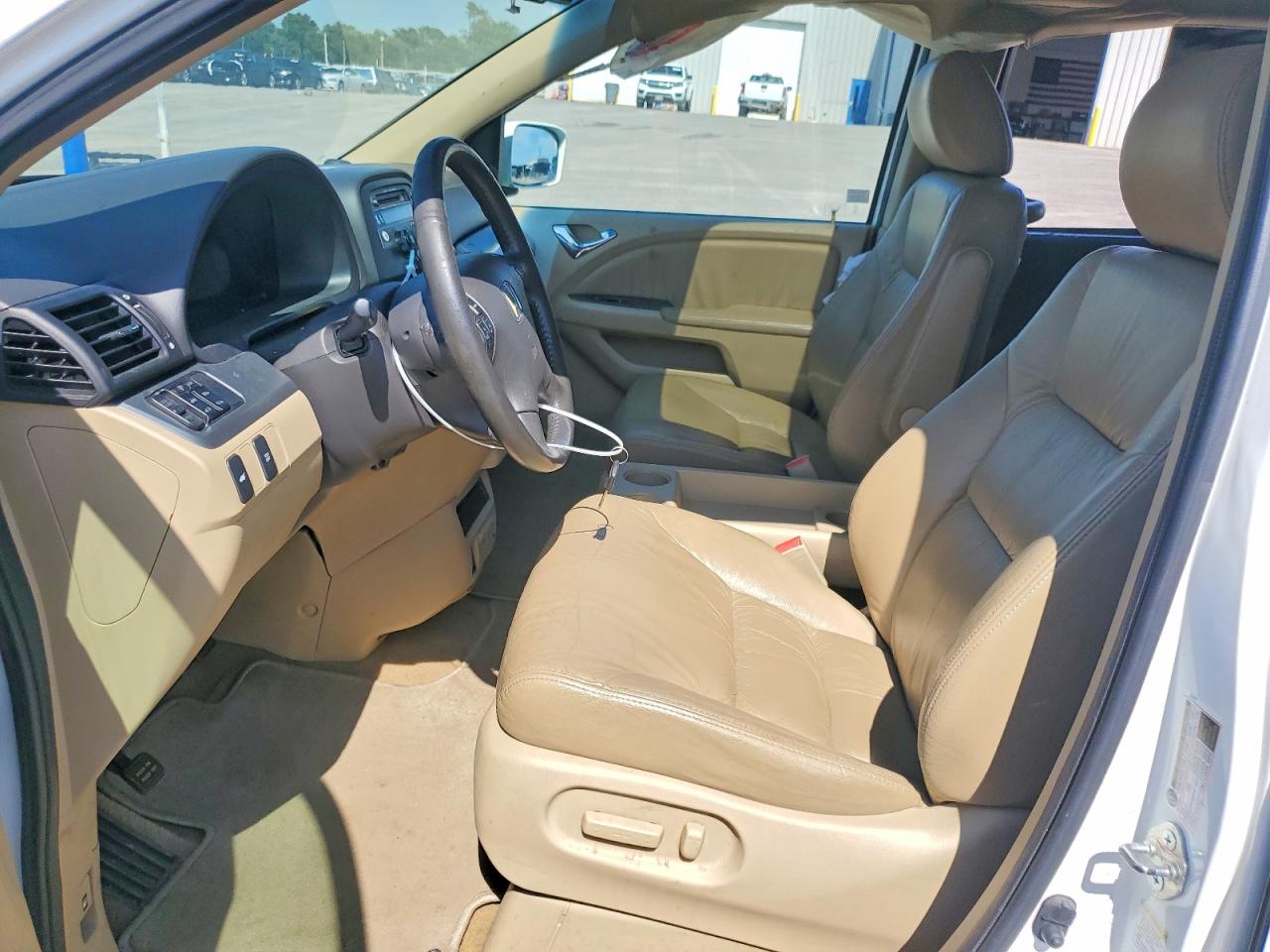 2010 Honda Odyssey Exl White vin: 5FNRL3H77AB041746